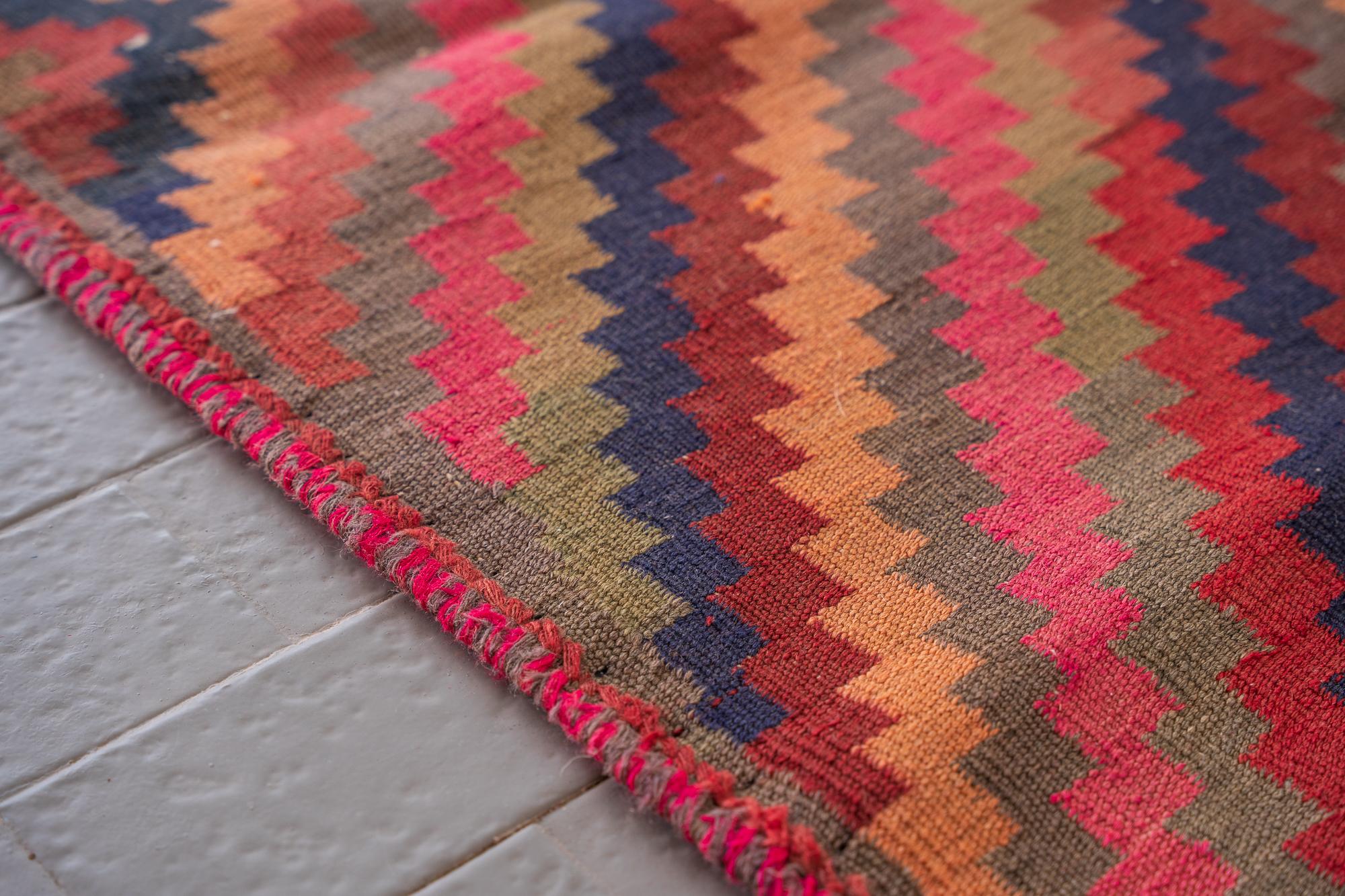 Vintage Sirjan Oval Toranj Kilim 6