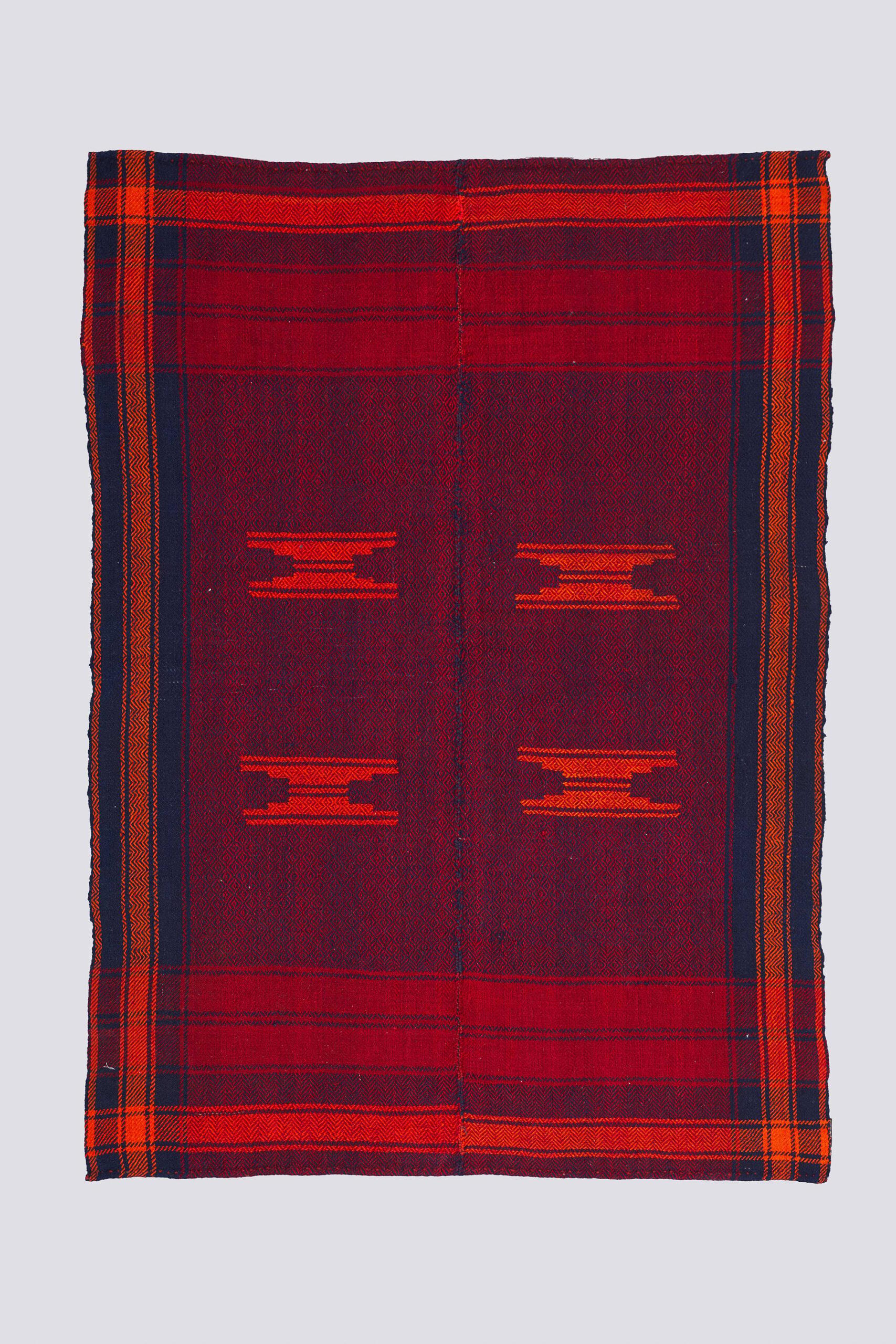 Howrami Throw