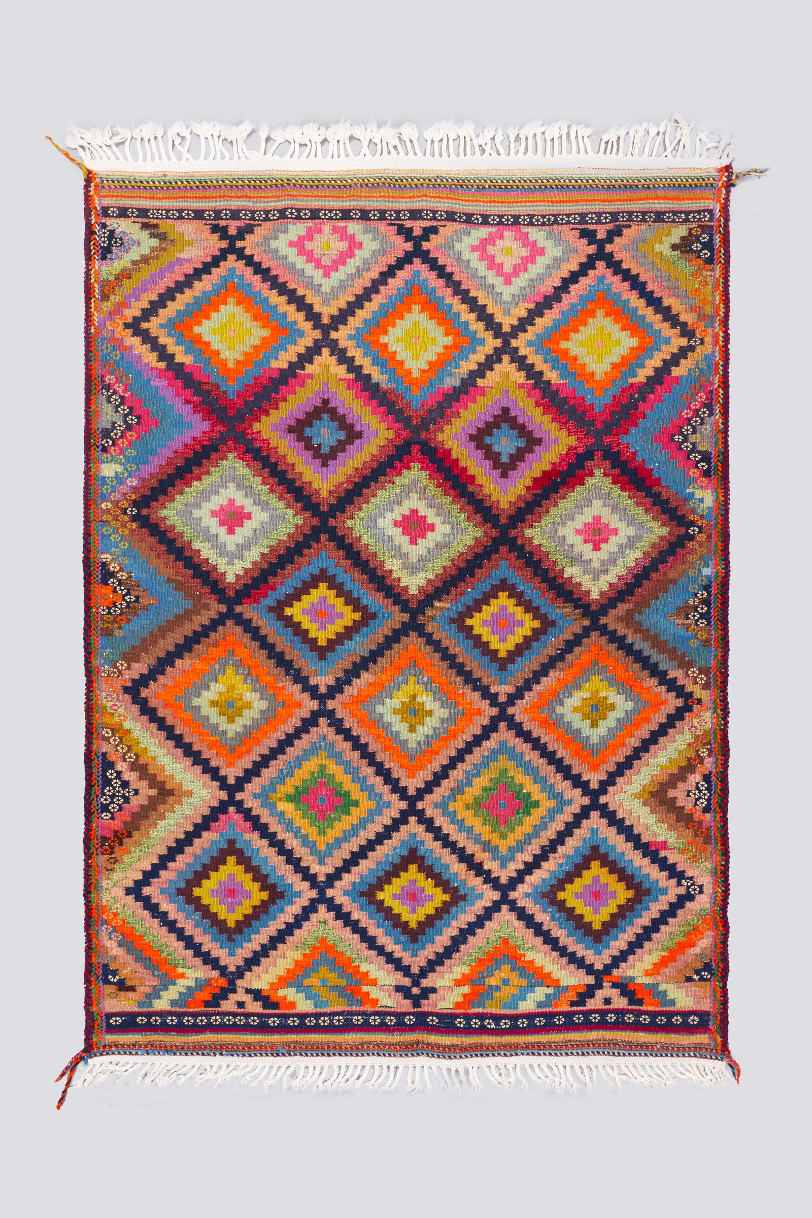 Superfine Vintage Oval design Sirjan Kilim