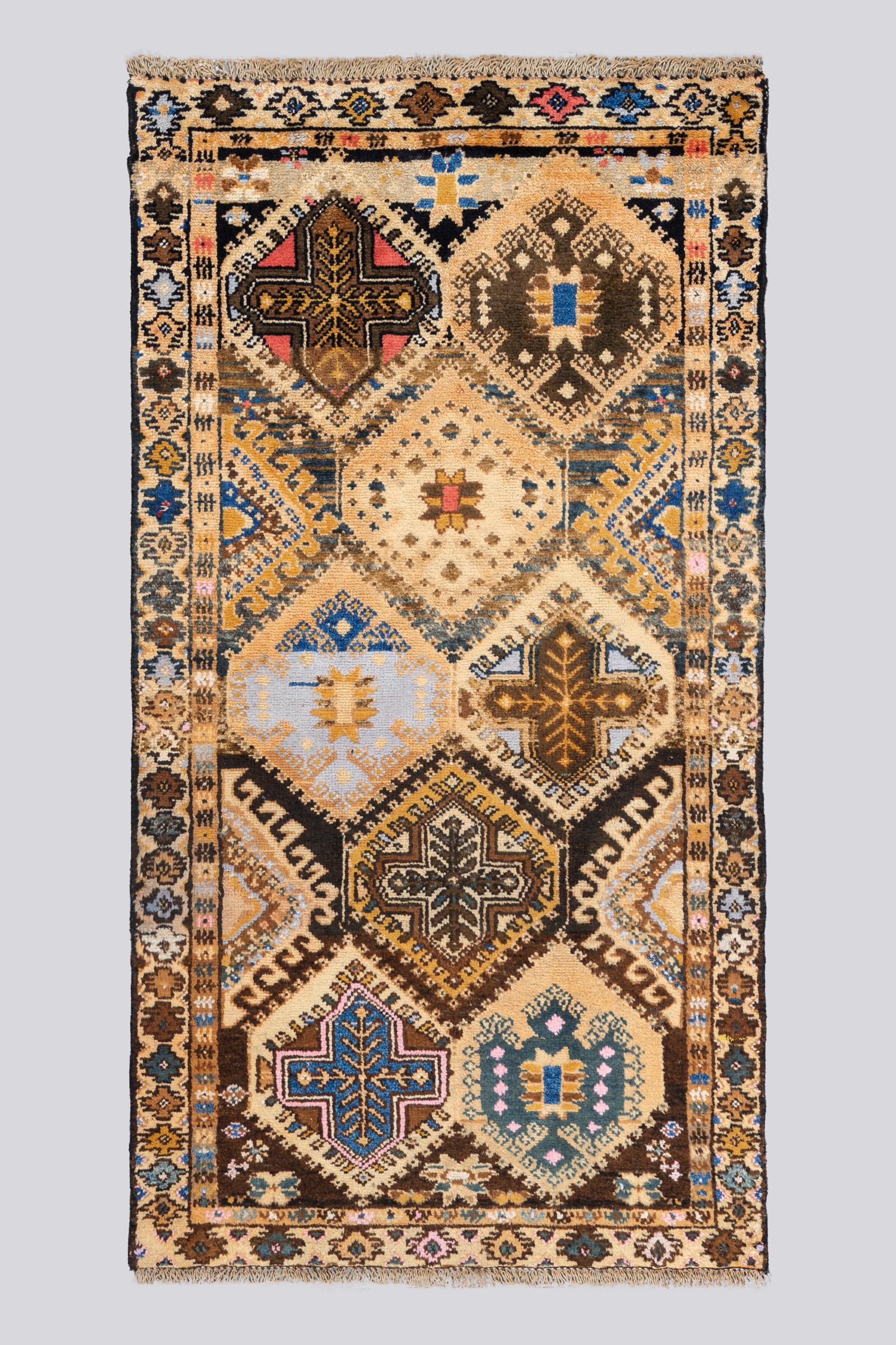 Vintage Bakhtiari cream Lattice Carpet 1.35 SQM