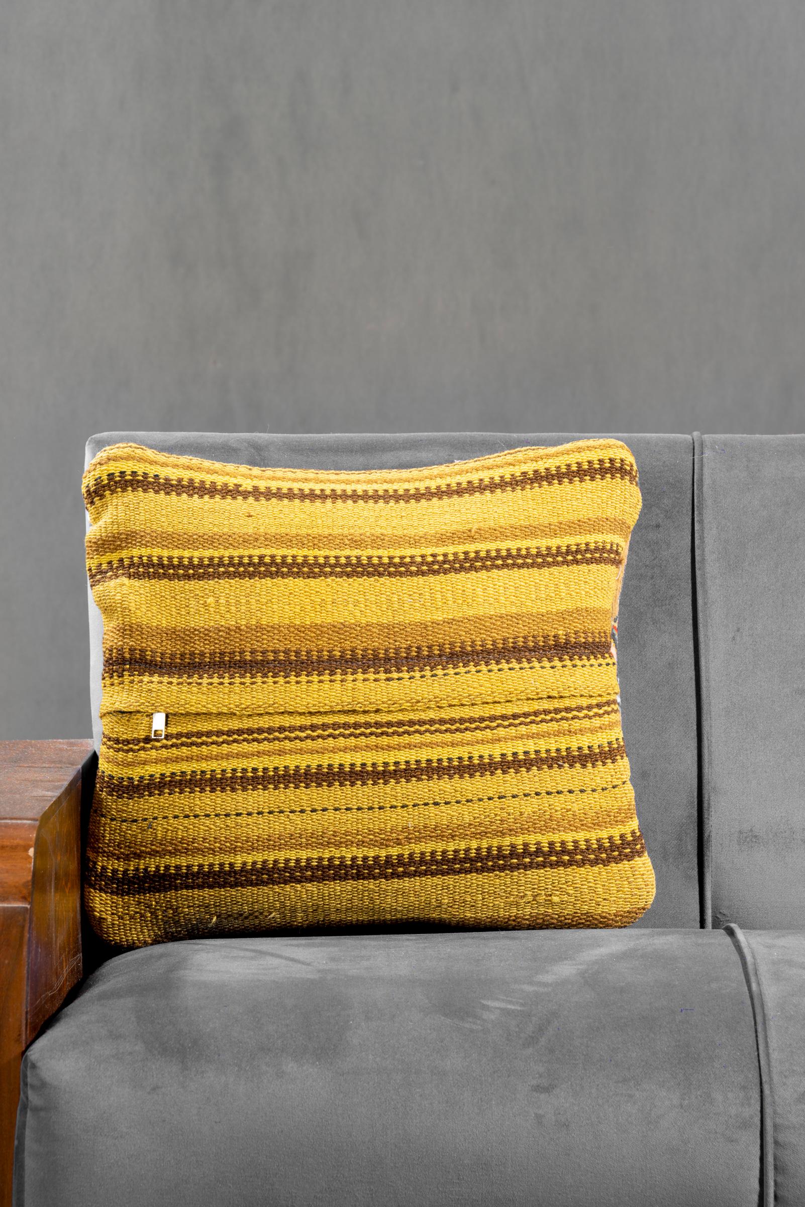 Najaf Abad Cushion