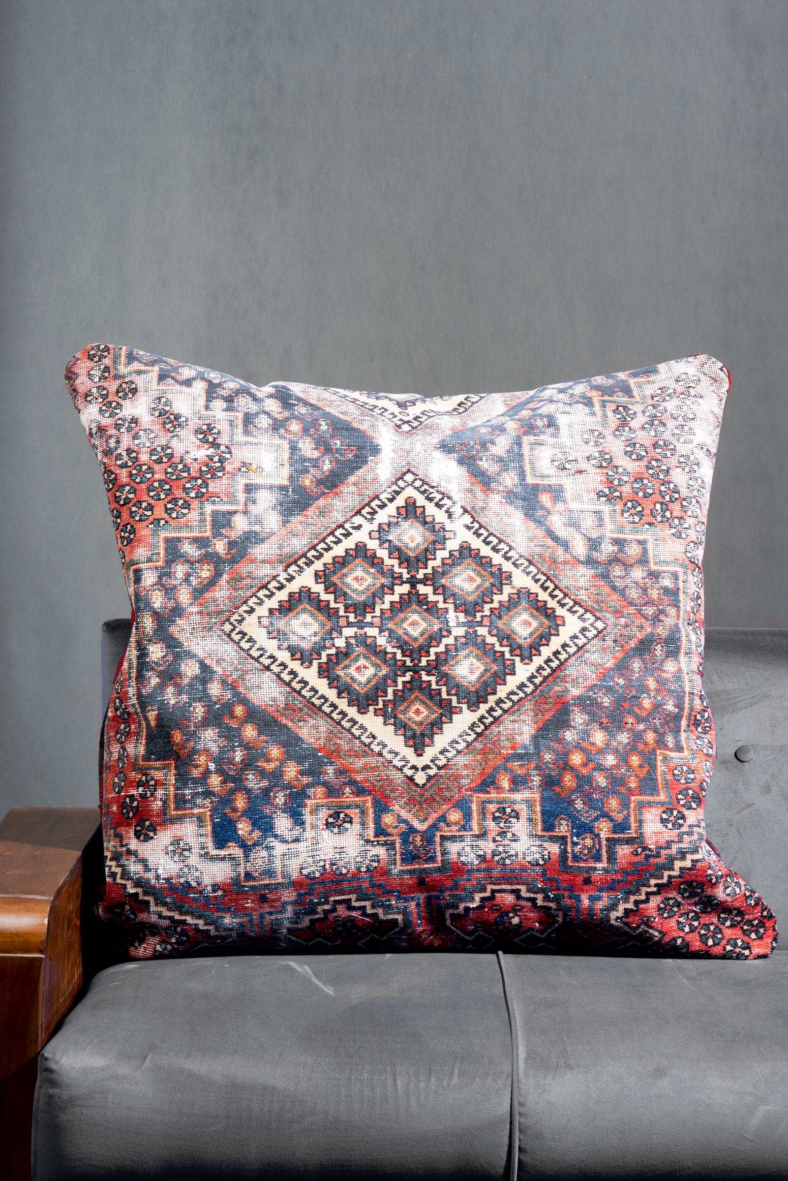 Large SeKale Carpet Cushion 80x80CM