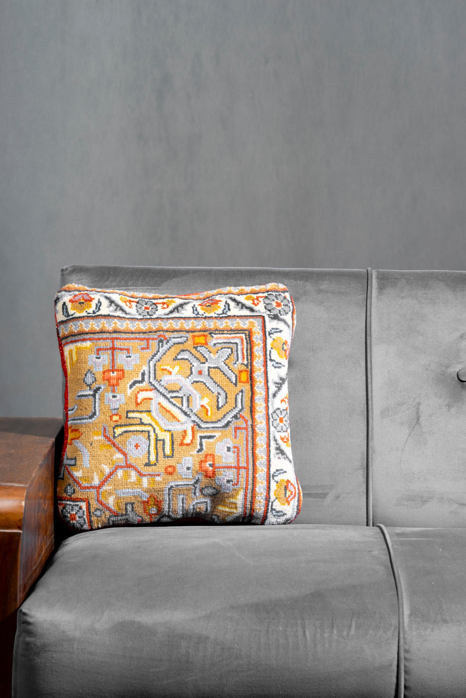 Najaf Abad Cushion