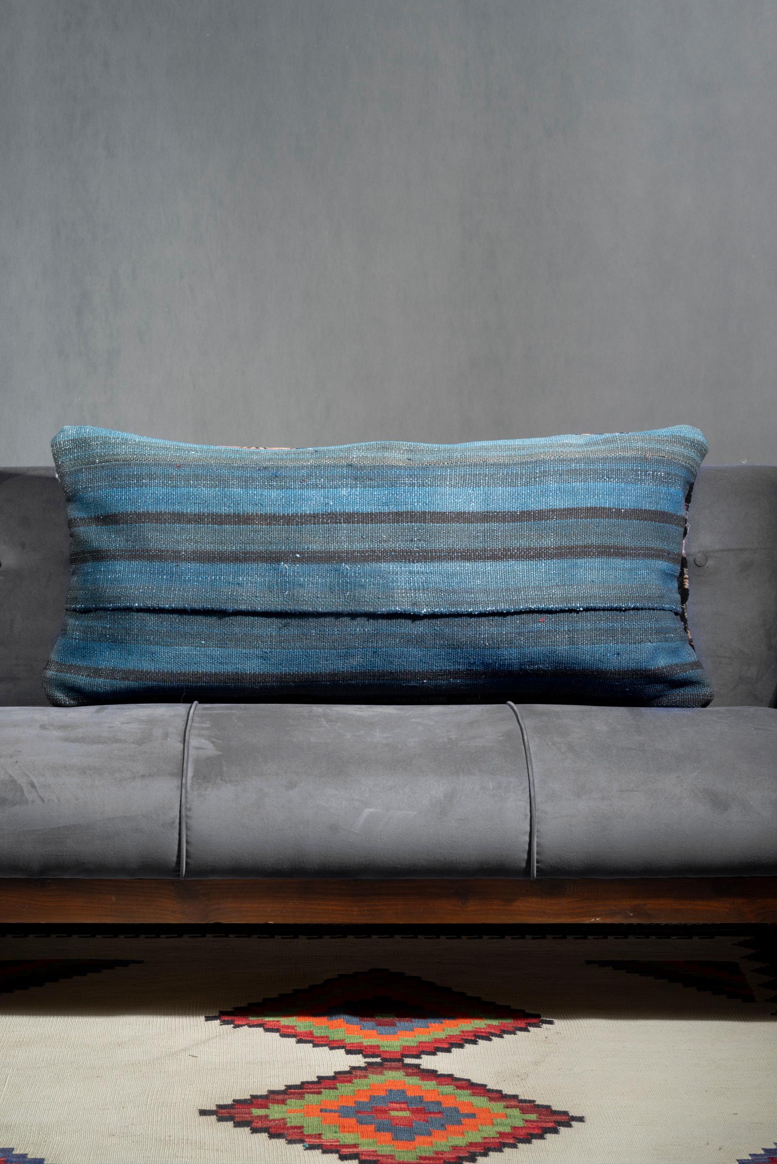 XLarge Barez Carpet Cushion