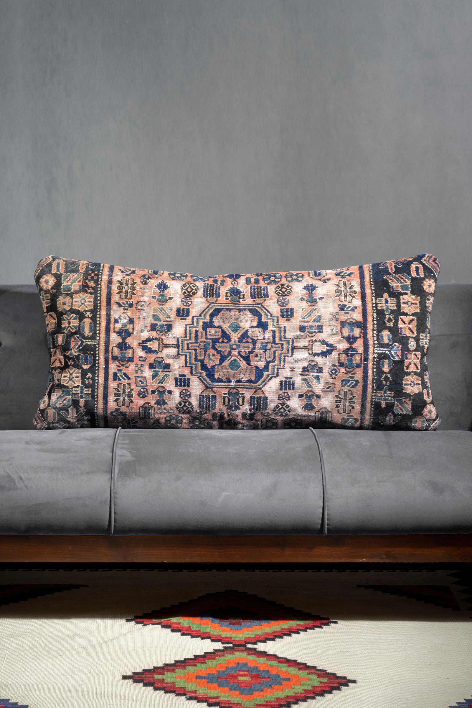 XLarge Barez Carpet Cushion