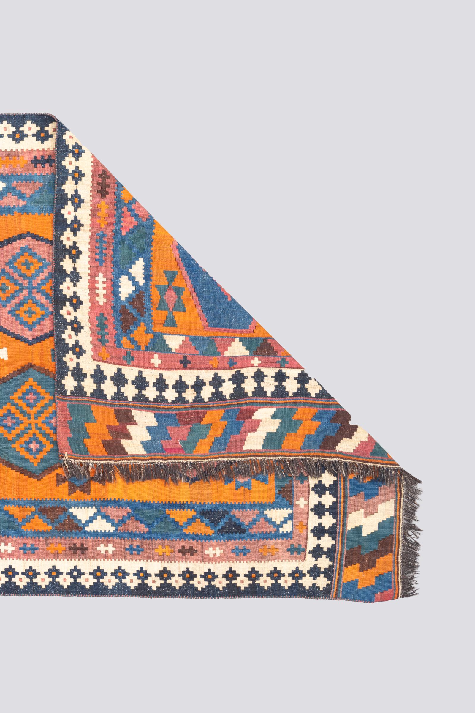 Vitnage Qashqai Alvan Persian Kilim Rug