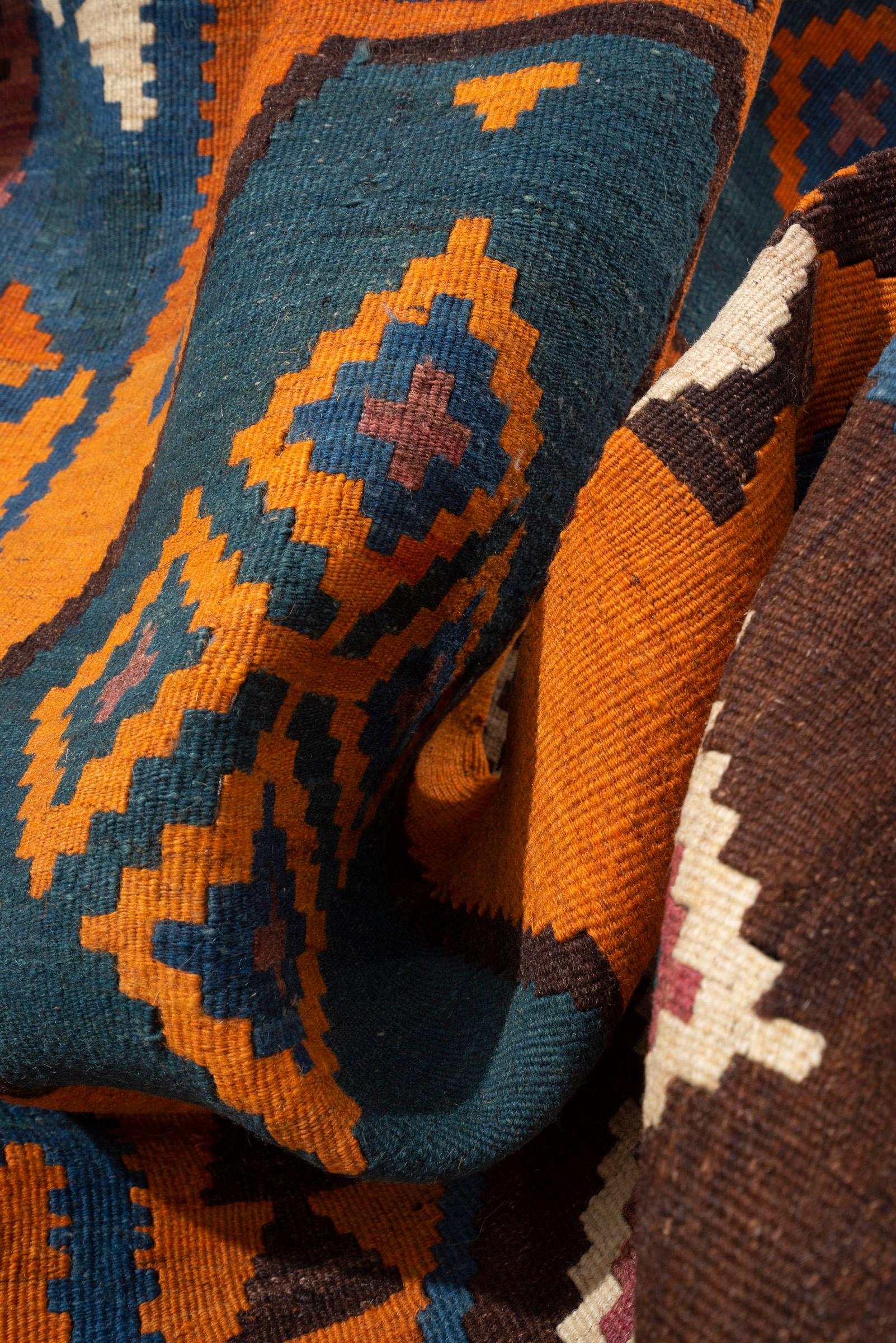 Vitnage Qashqai Alvan Persian Kilim Rug
