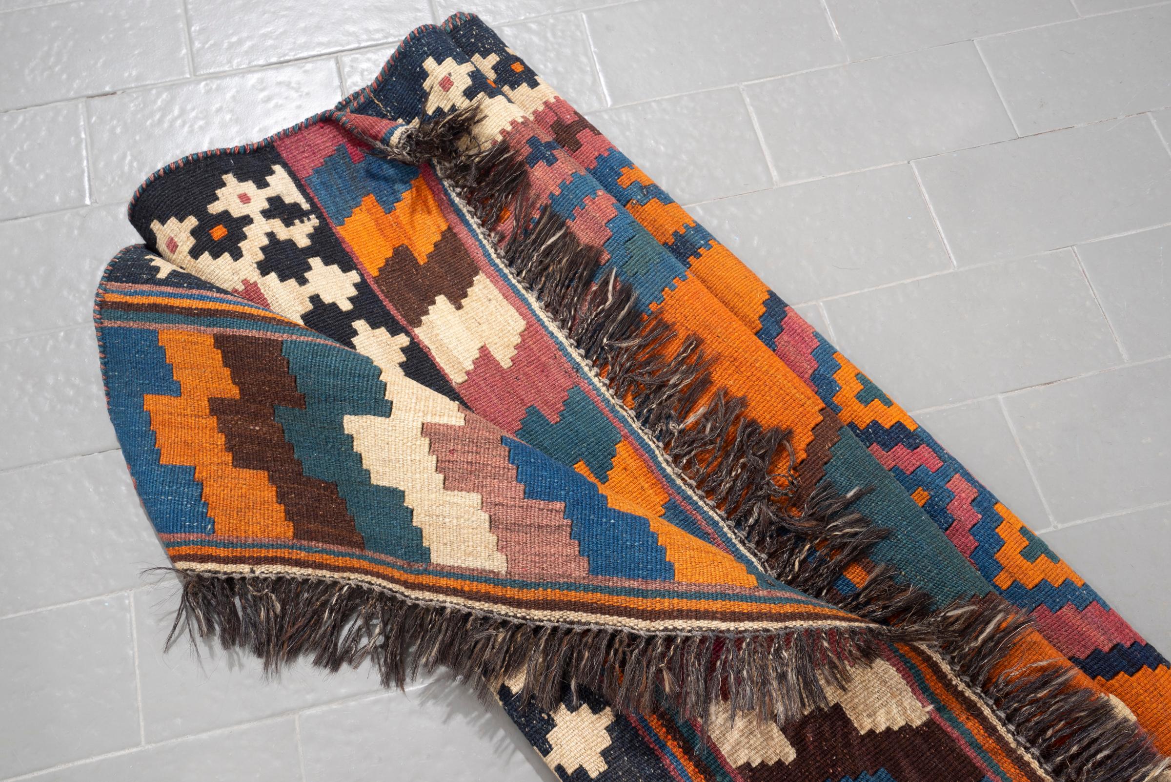 Vitnage Qashqai Alvan Persian Kilim Rug