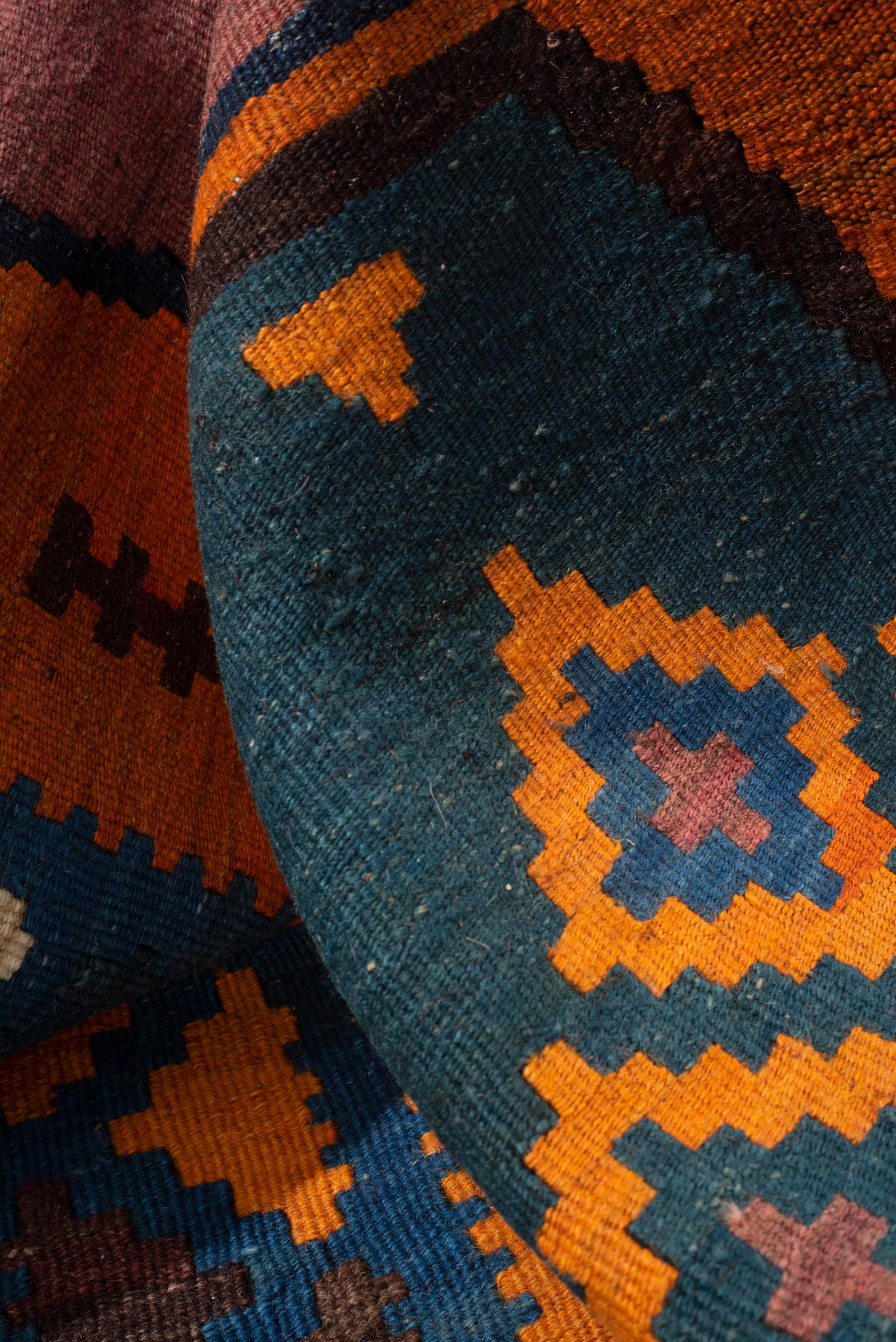 Vitnage Qashqai Alvan Persian Kilim Rug