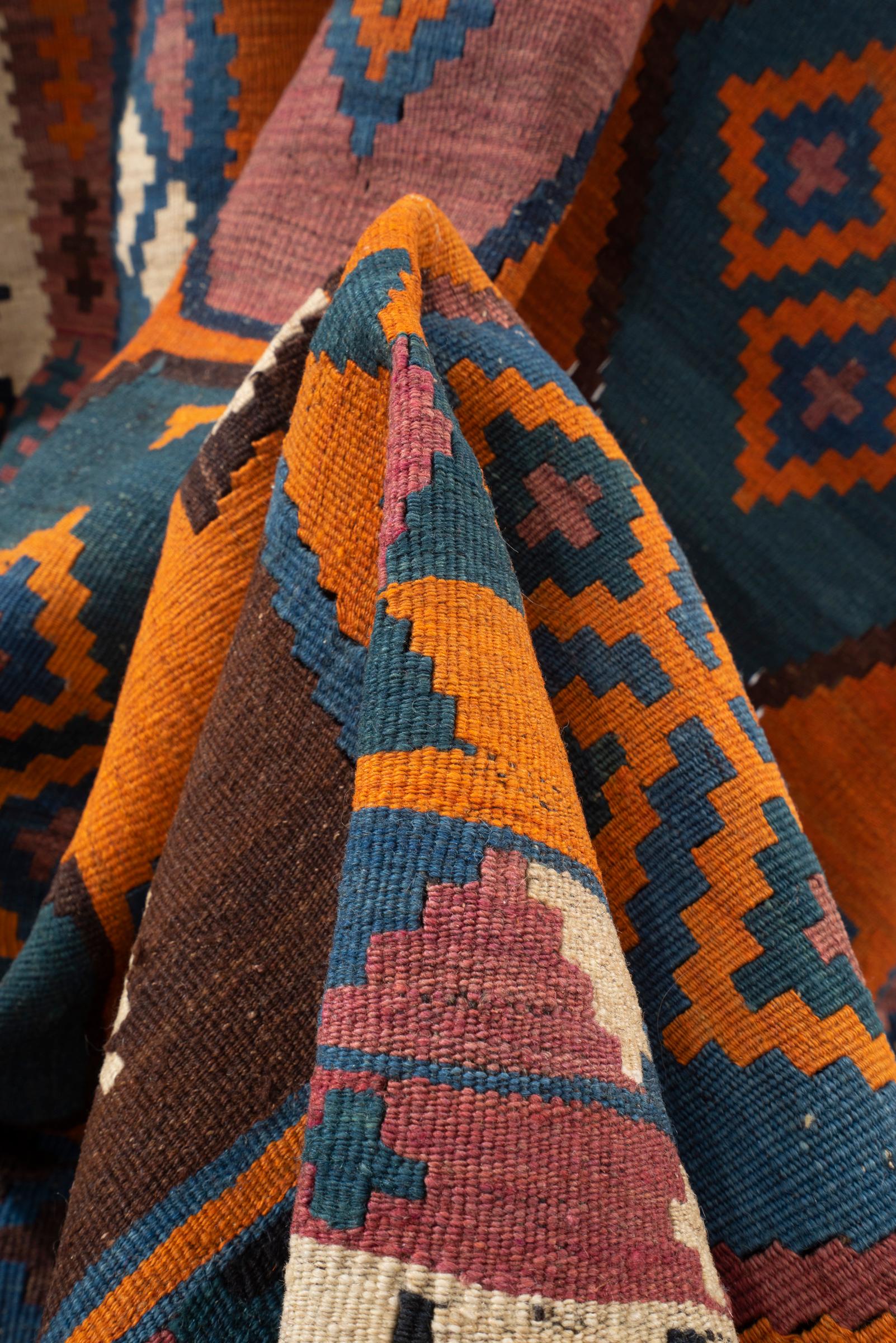 Vitnage Qashqai Alvan Persian Kilim Rug