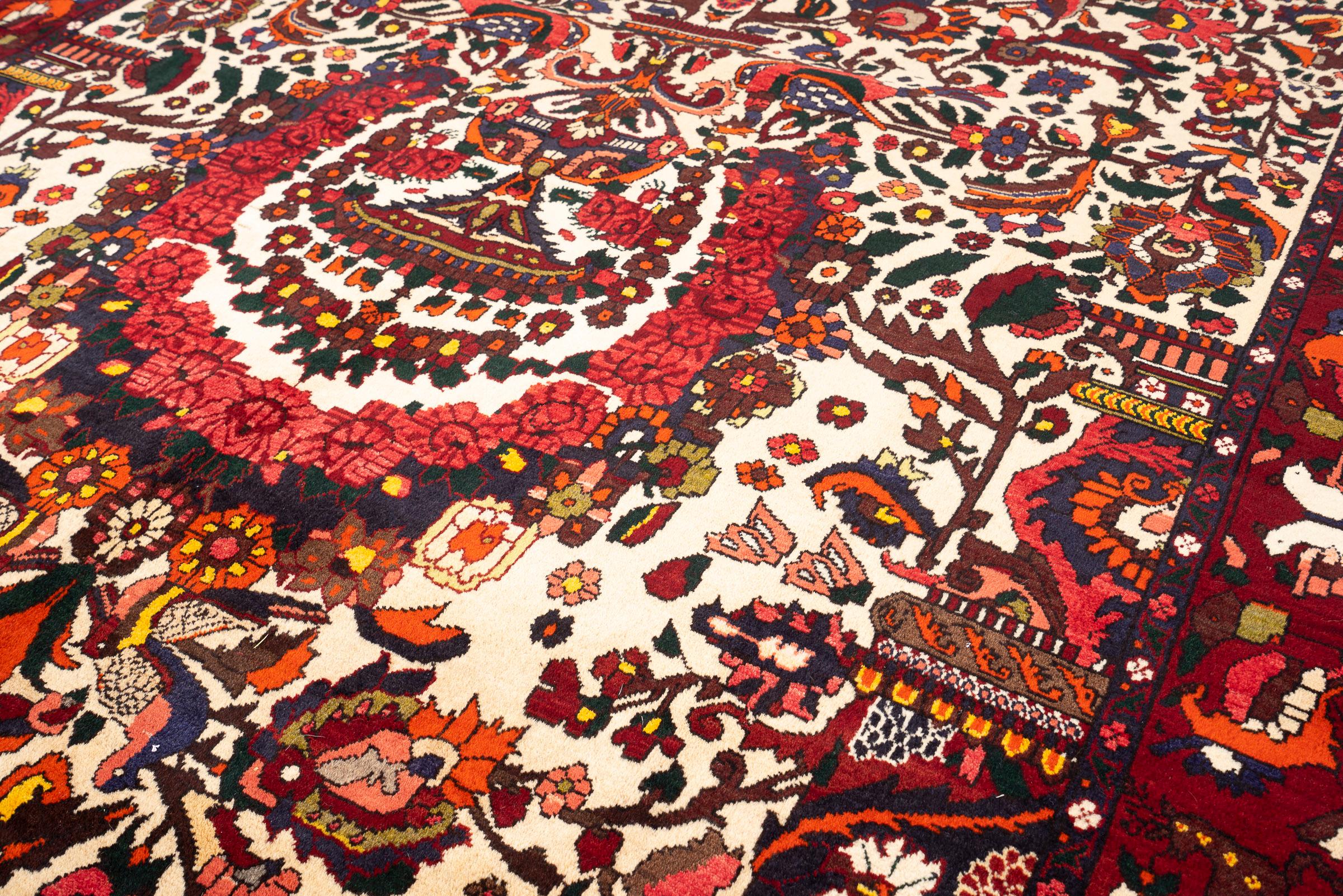 Fine Bakhtiari Tree of Life Persian Rug