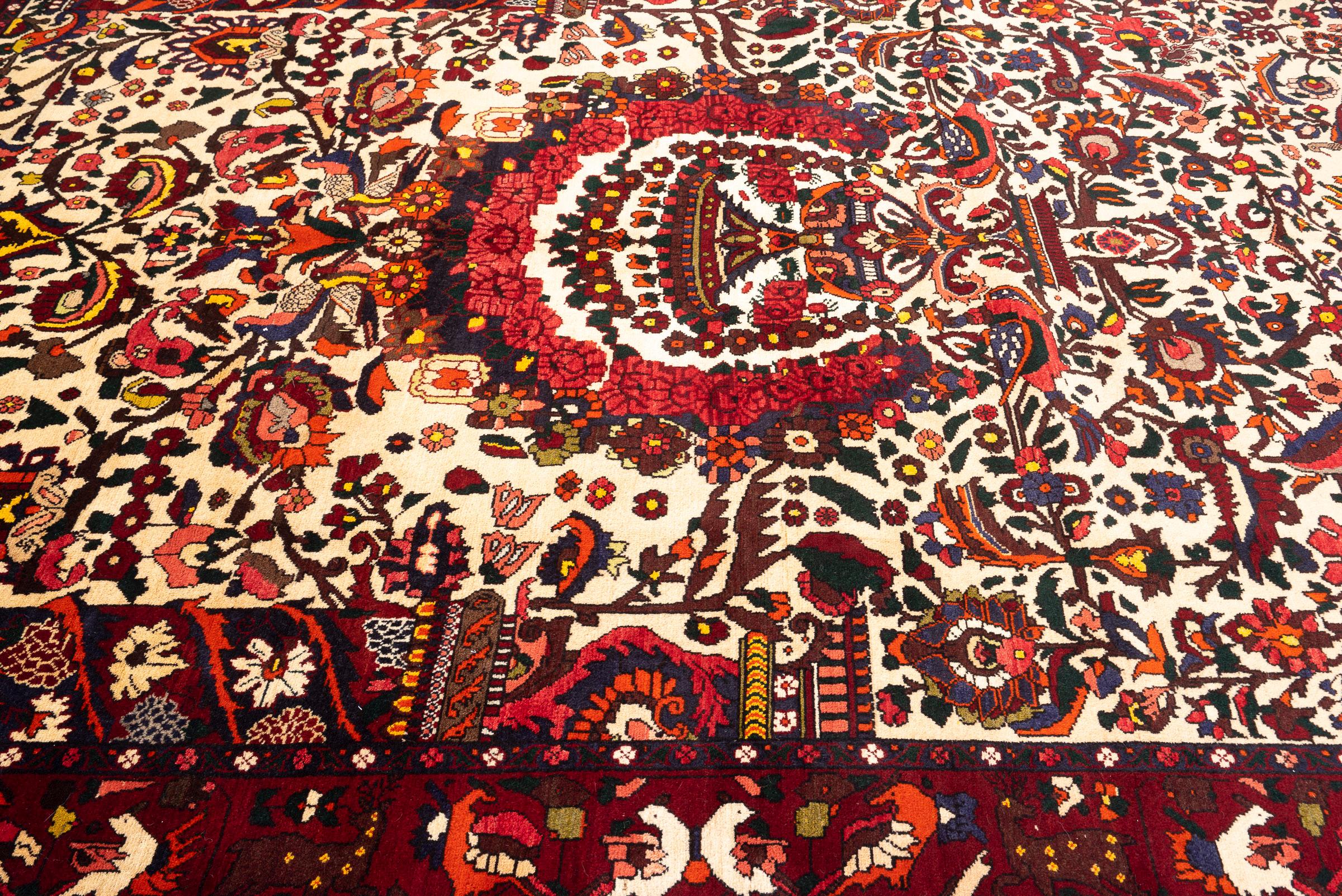 Fine Bakhtiari Tree of Life Persian Rug
