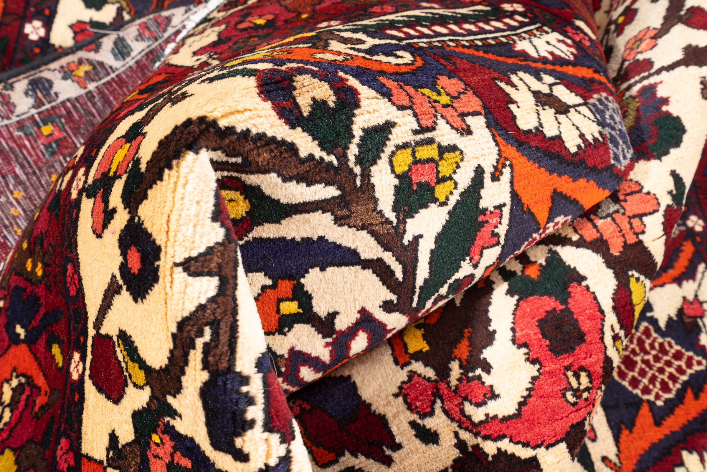 Fine Bakhtiari Tree of Life Persian Rug