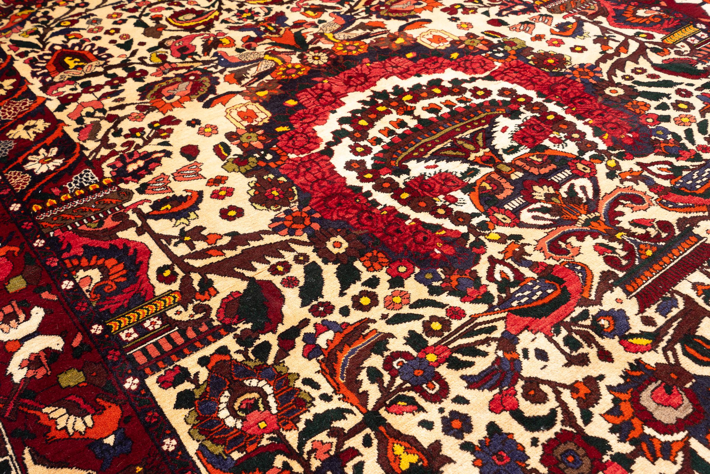 Fine Bakhtiari Tree of Life Persian Rug