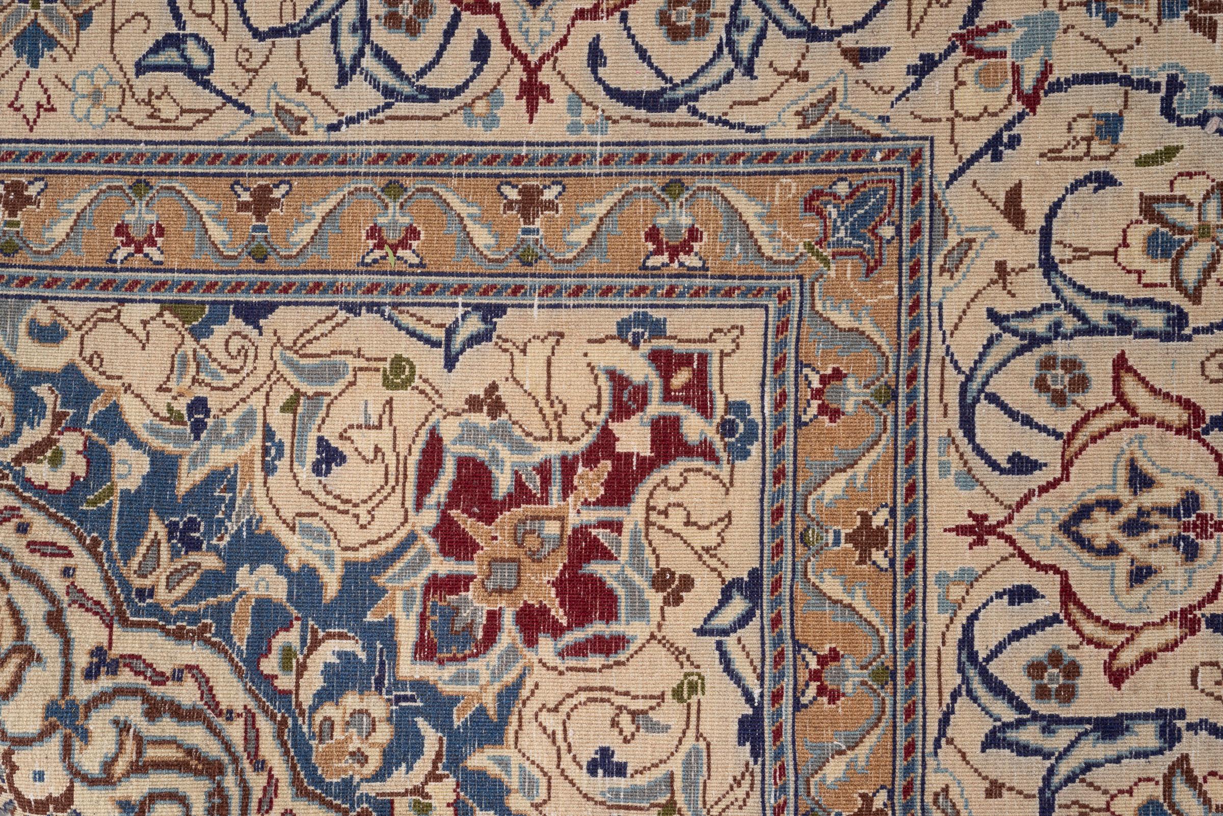 Nain 9 La Lamb's wool and Silk Persian Rug