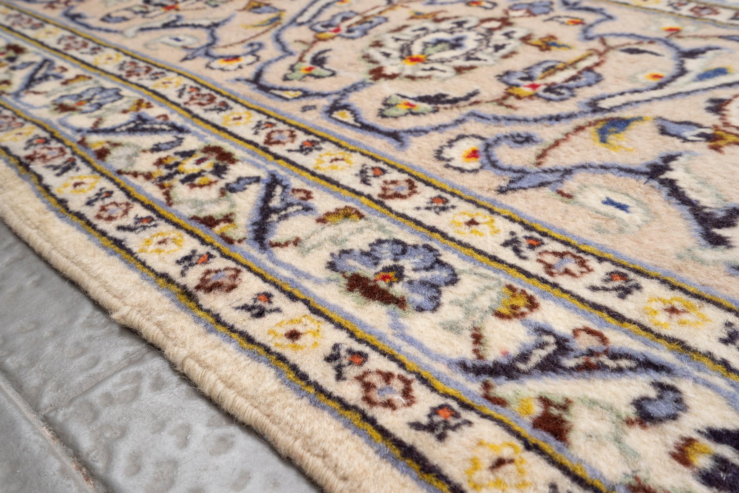 Kashan Light Lachak Toranj Persian Rug