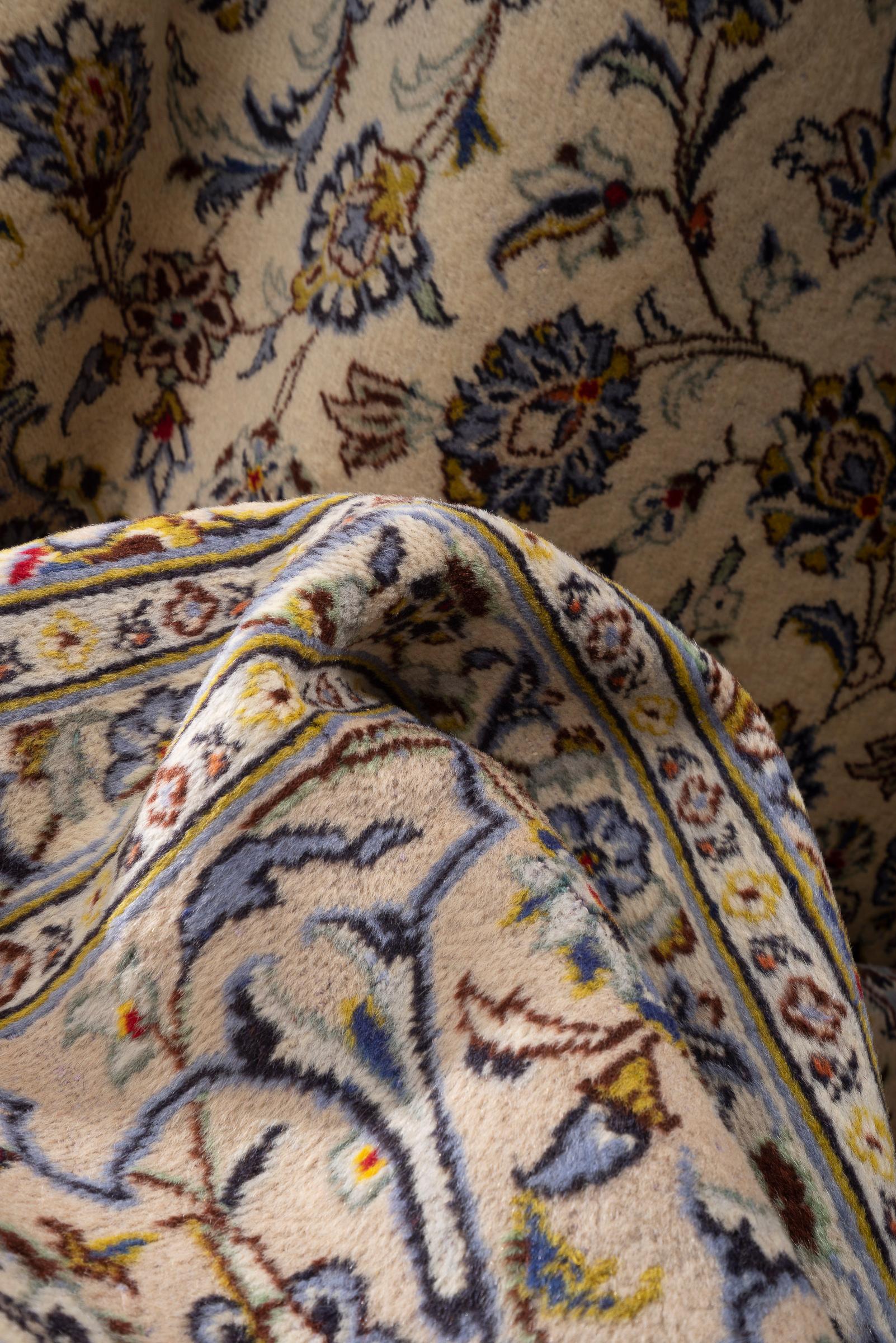 Kashan Light Lachak Toranj Persian Rug
