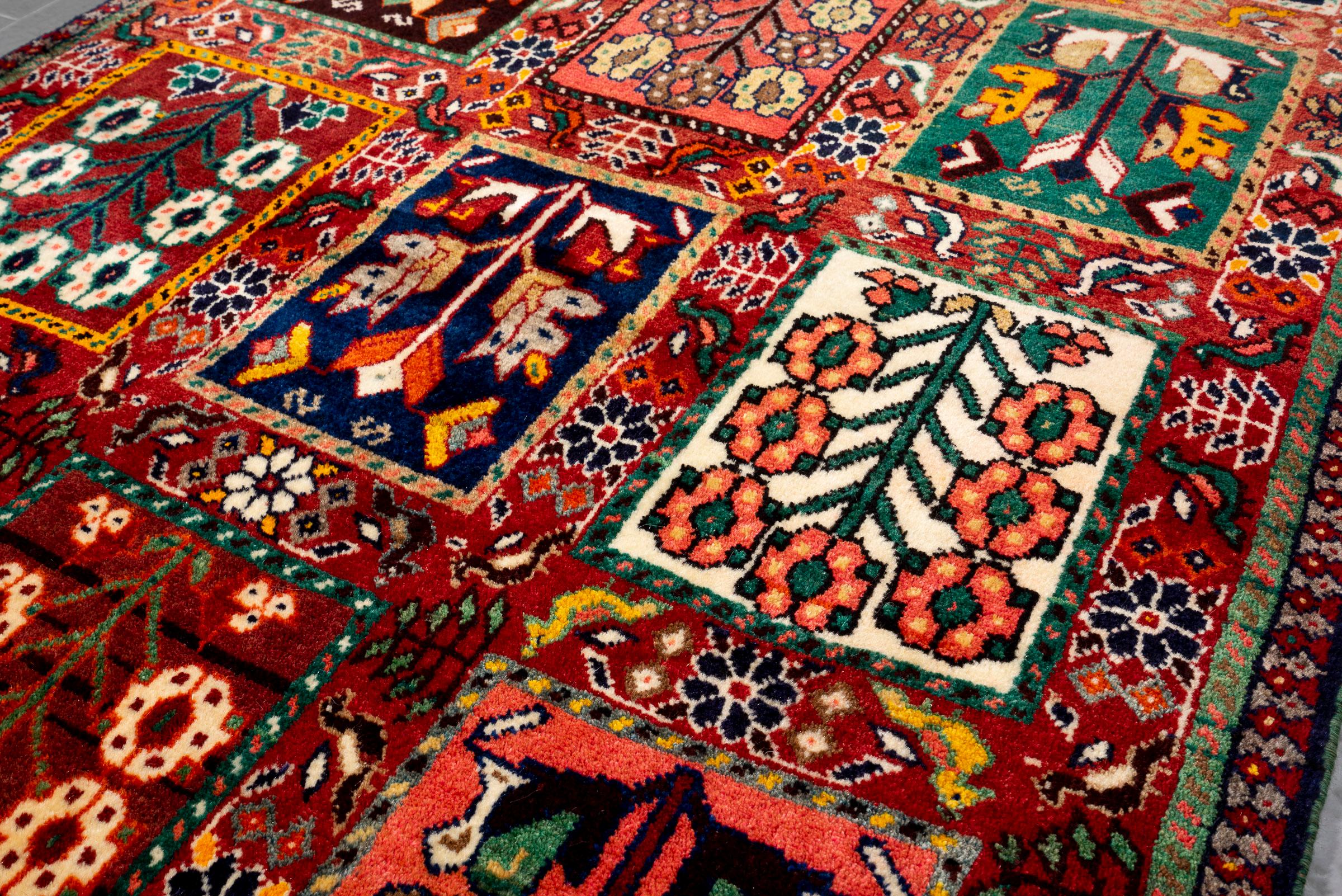 Dated Fine Qashqai Kheshti Persian Rug