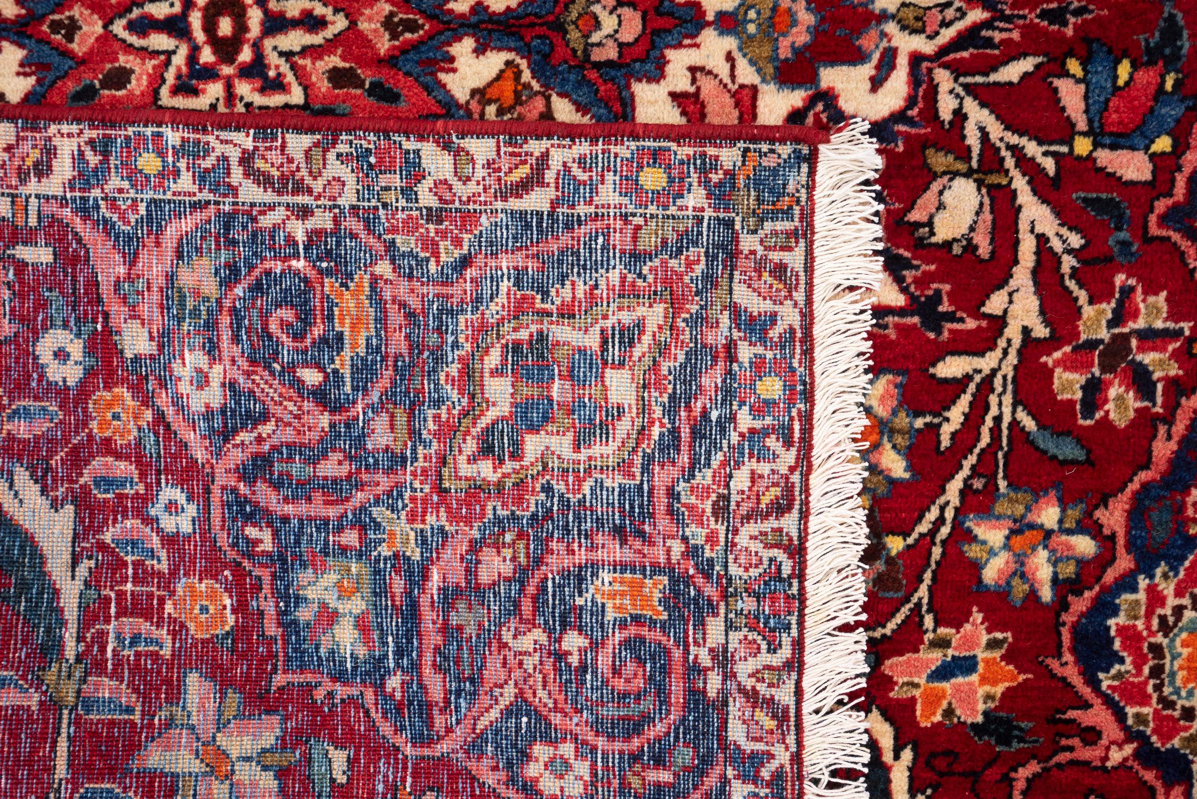 Bakhtiari Fine Lachak Toranj Persian Rug