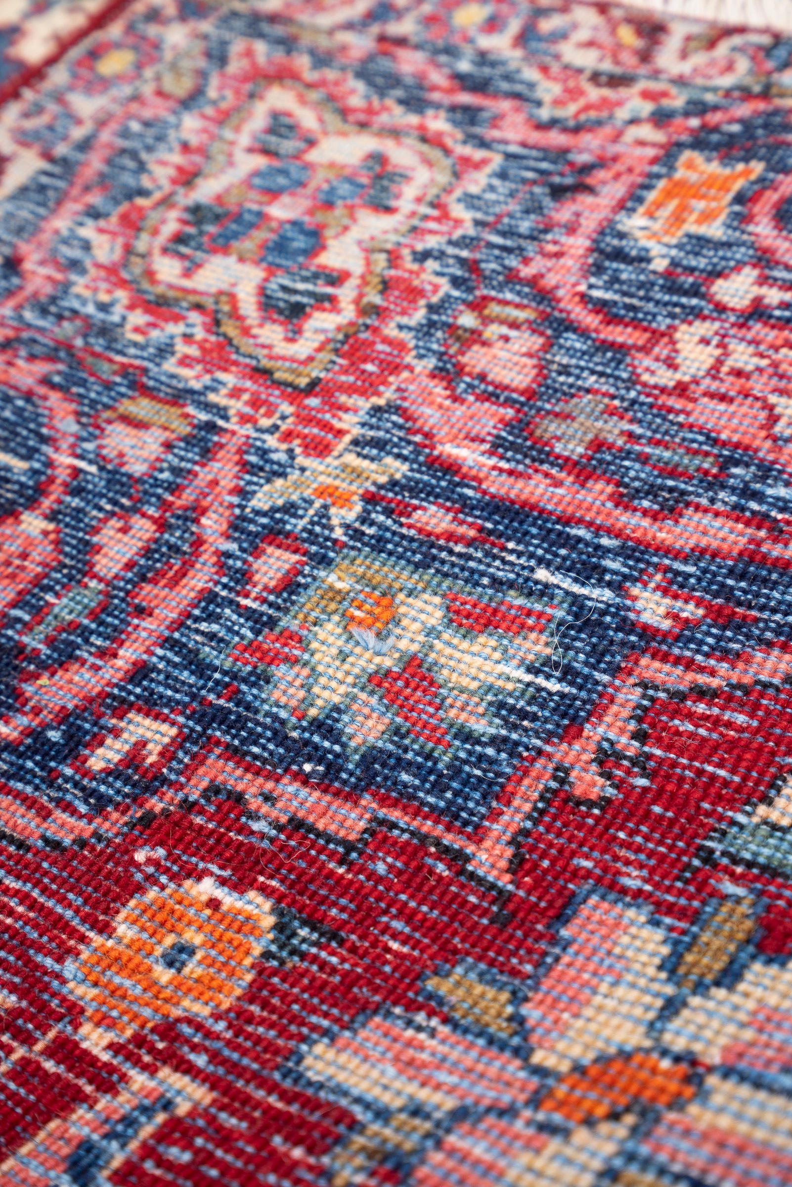 Bakhtiari Fine Lachak Toranj Persian Rug
