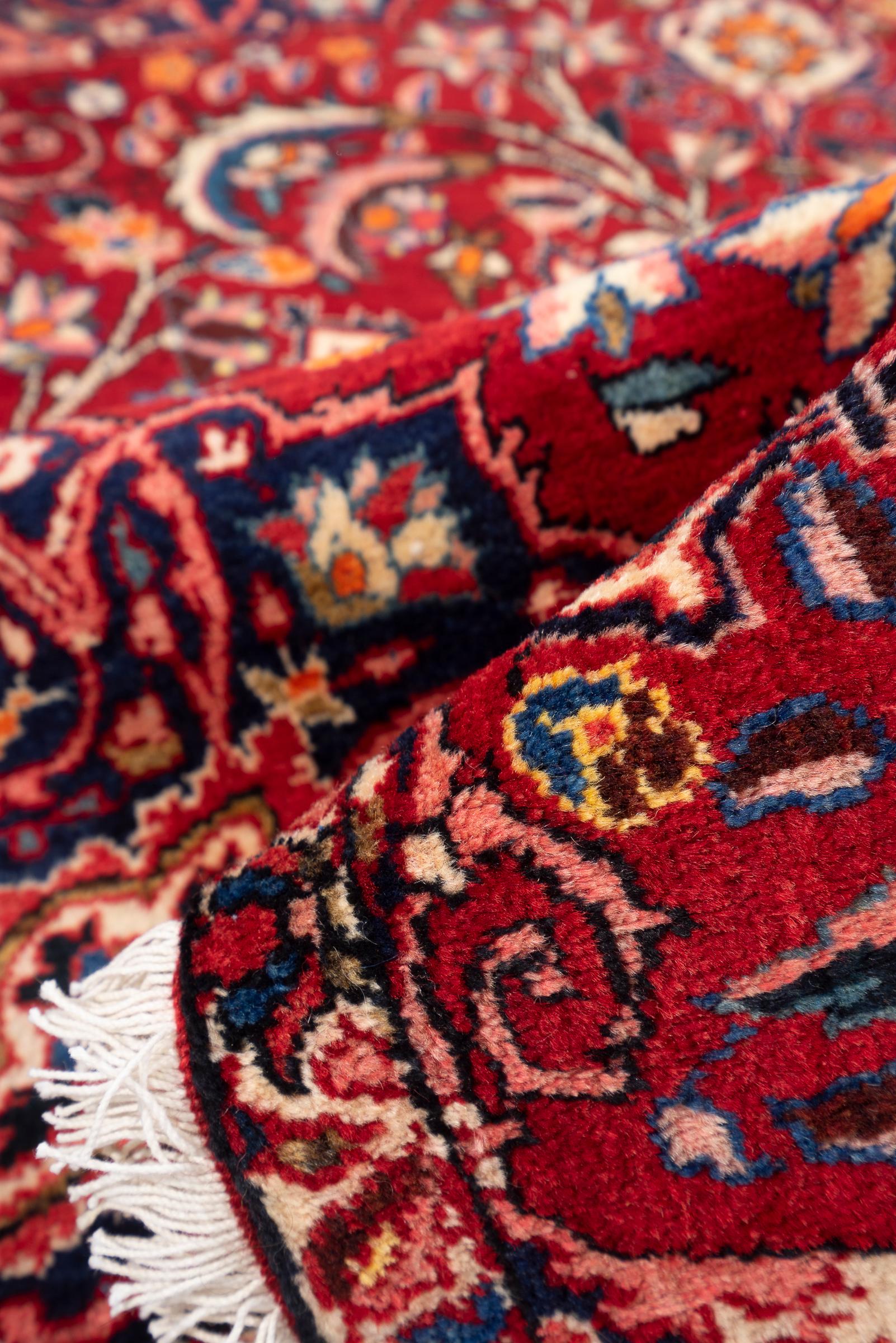 Bakhtiari Fine Lachak Toranj Persian Rug