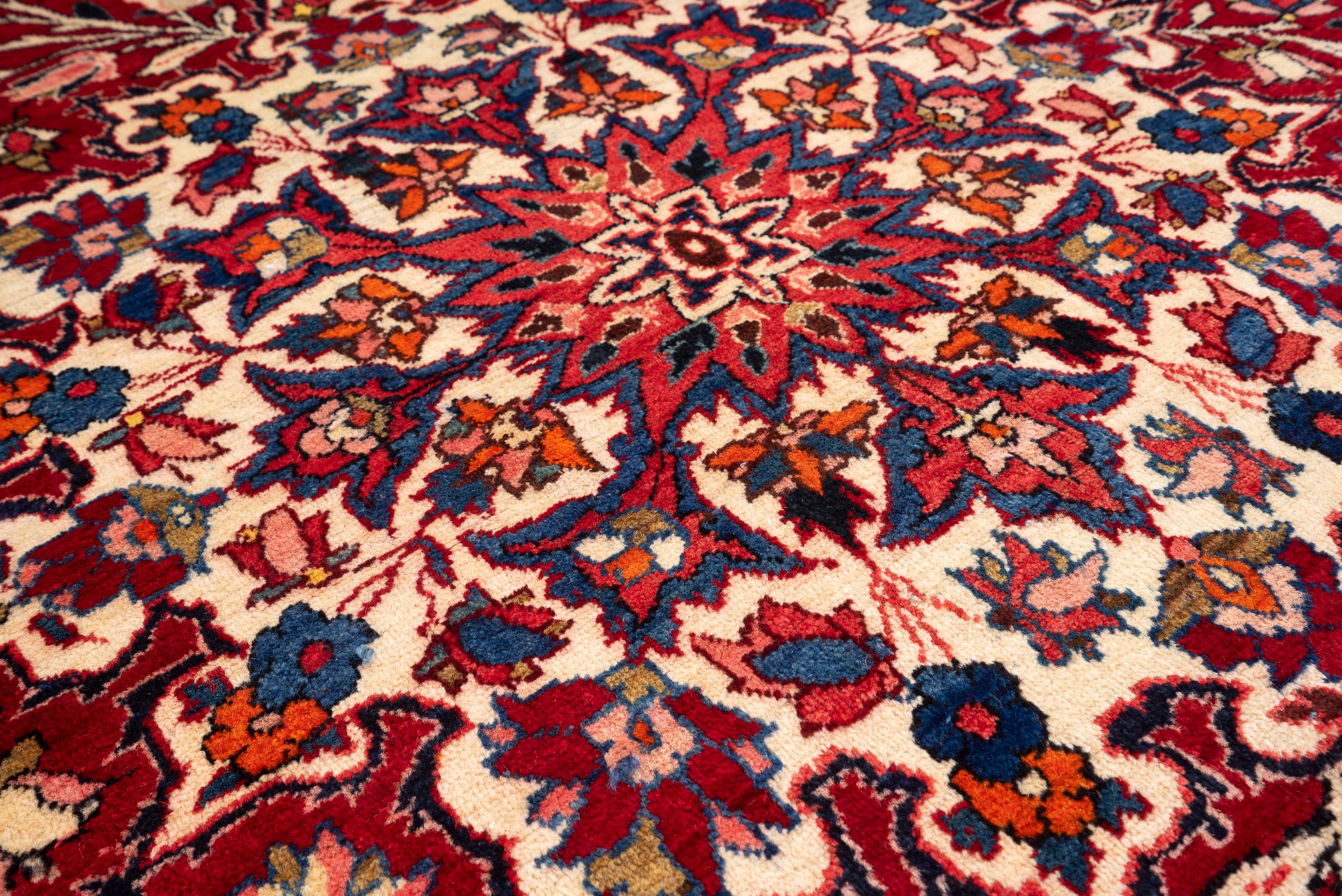 Bakhtiari Fine Lachak Toranj Persian Rug