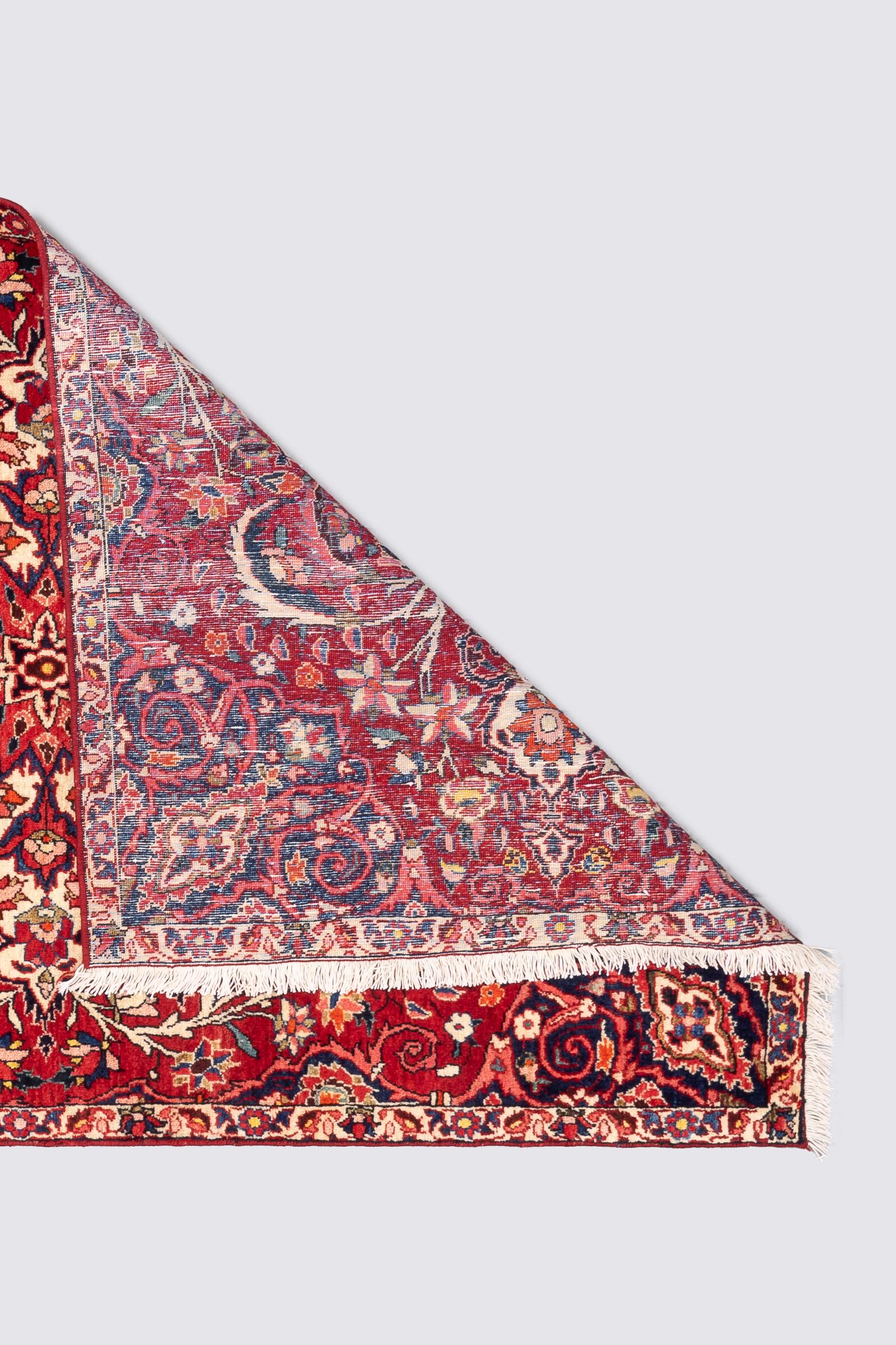 Bakhtiari Fine Lachak Toranj Persian Rug