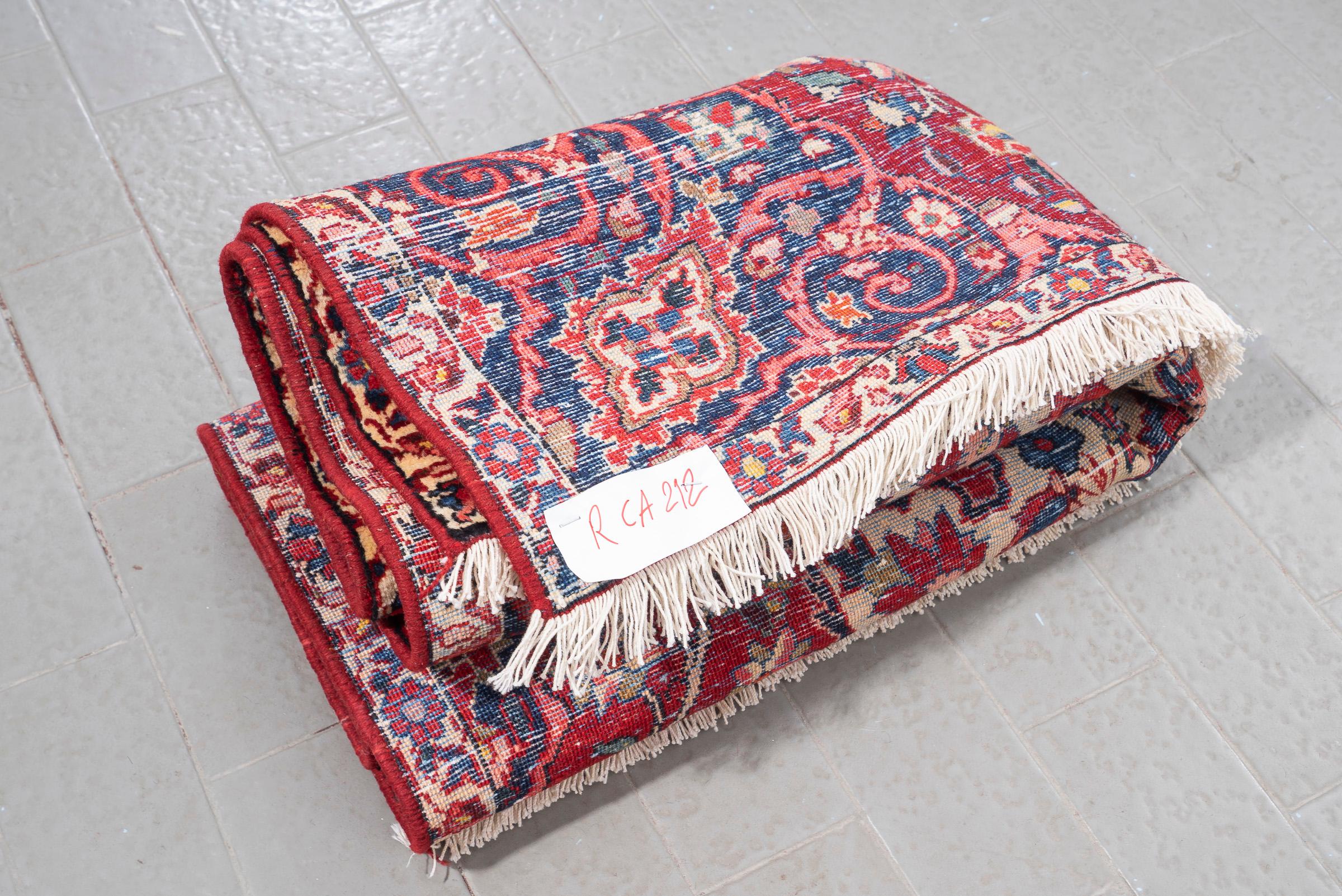 Bakhtiari Fine Lachak Toranj Persian Rug