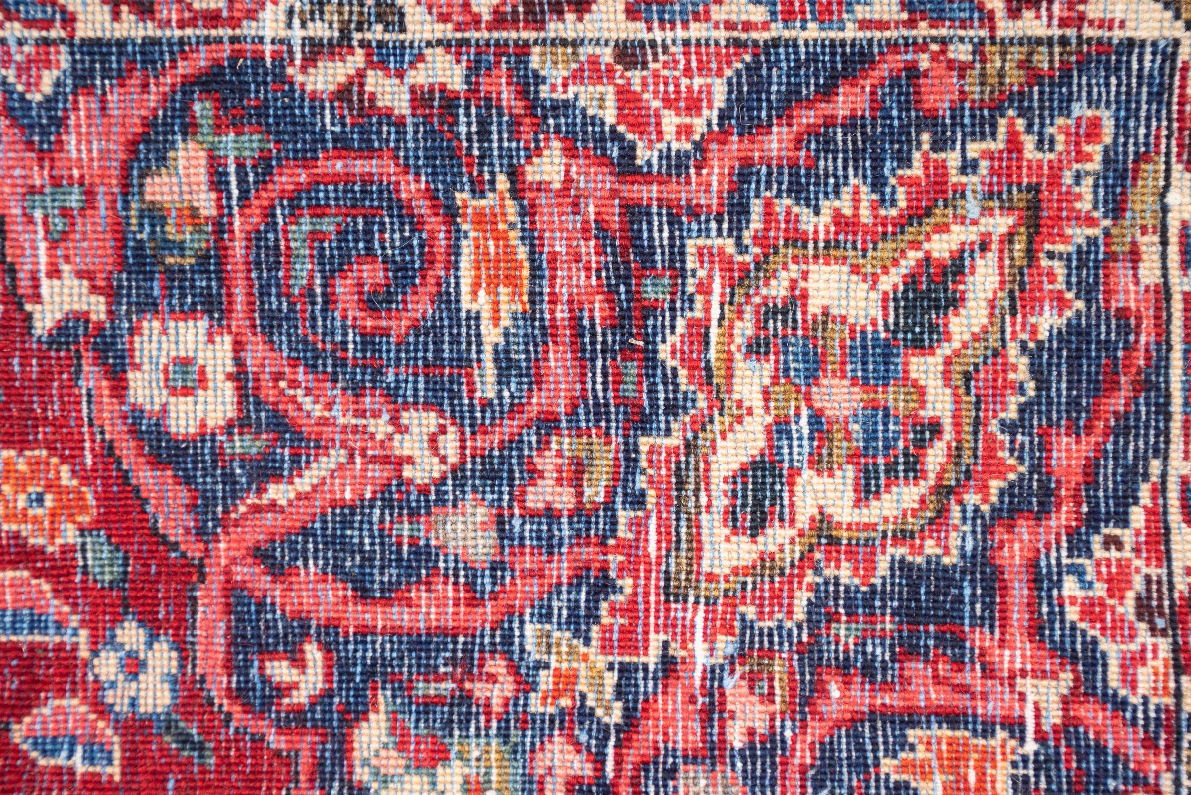 Bakhtiari Fine Lachak Toranj Persian Rug