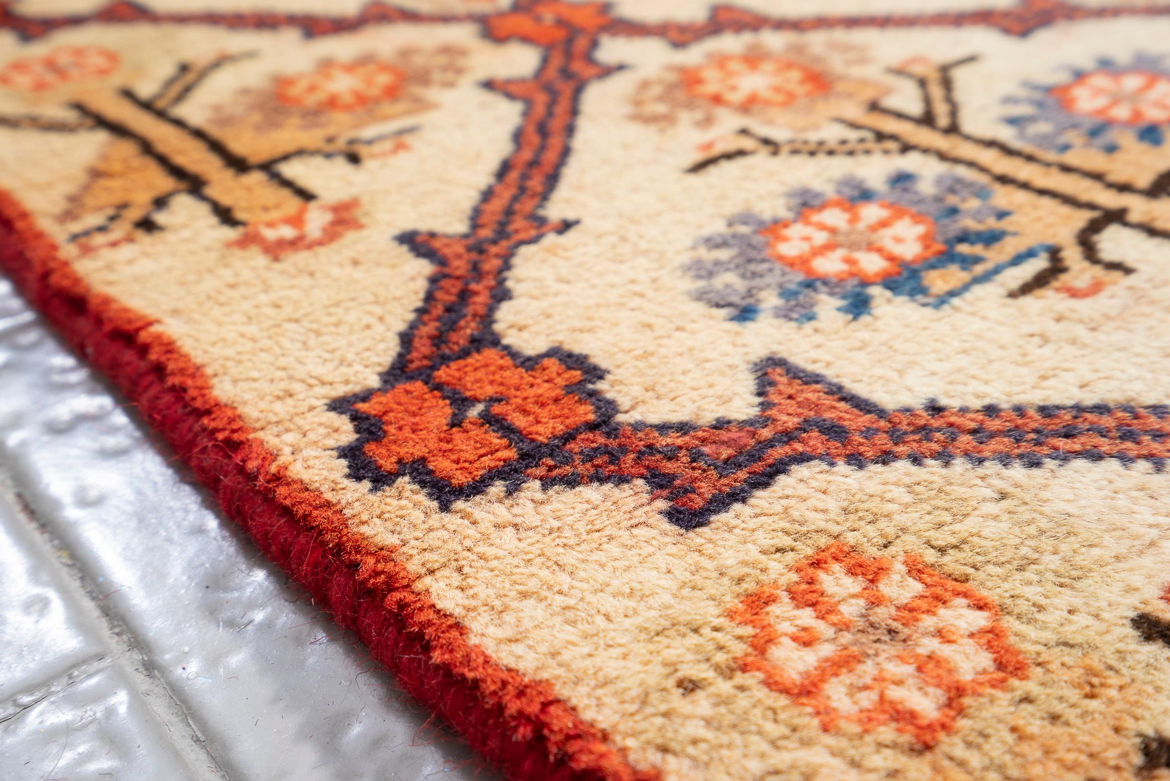 Vintage Bijar Vases Persian Rug