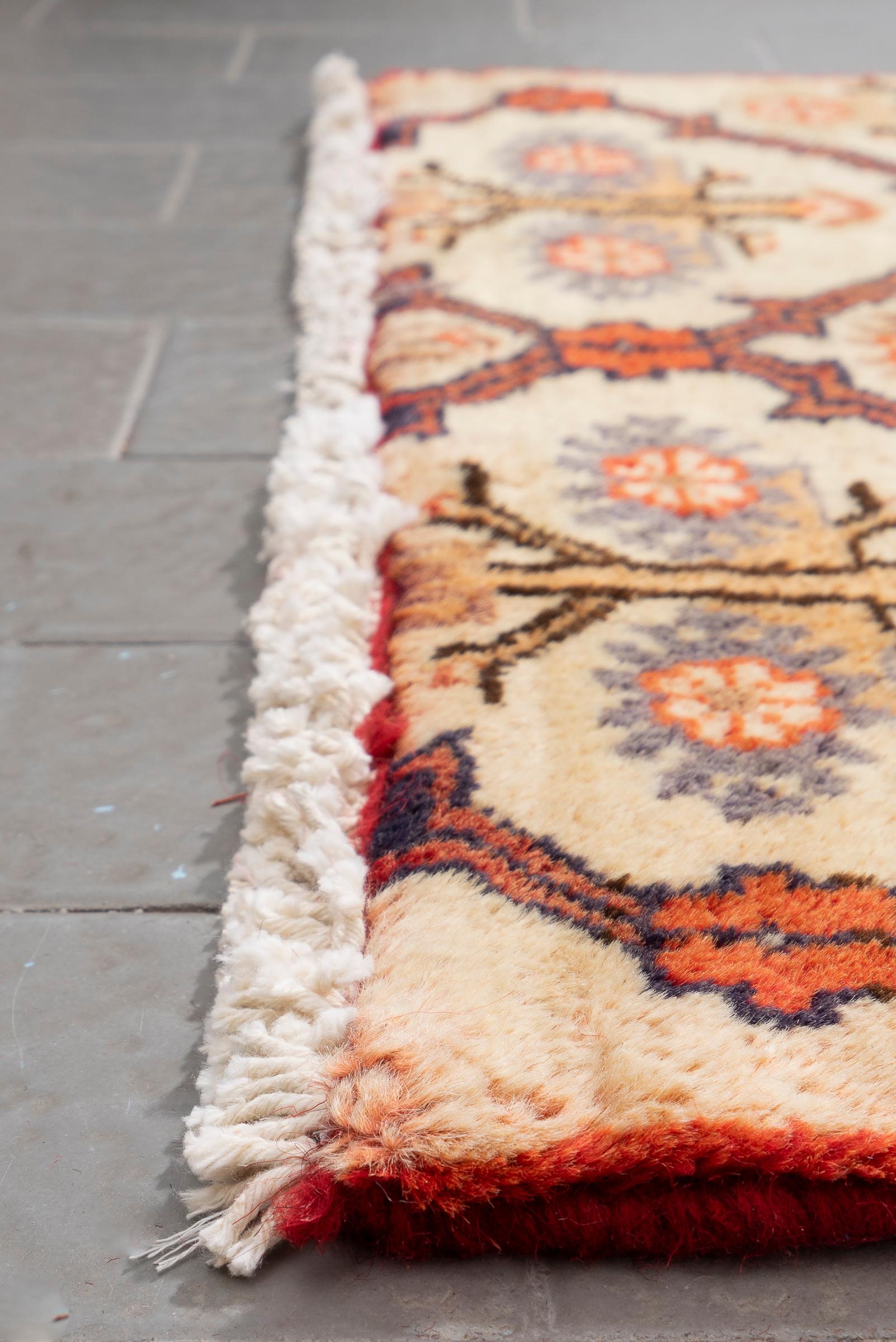 Vintage Bijar Vases Persian Rug