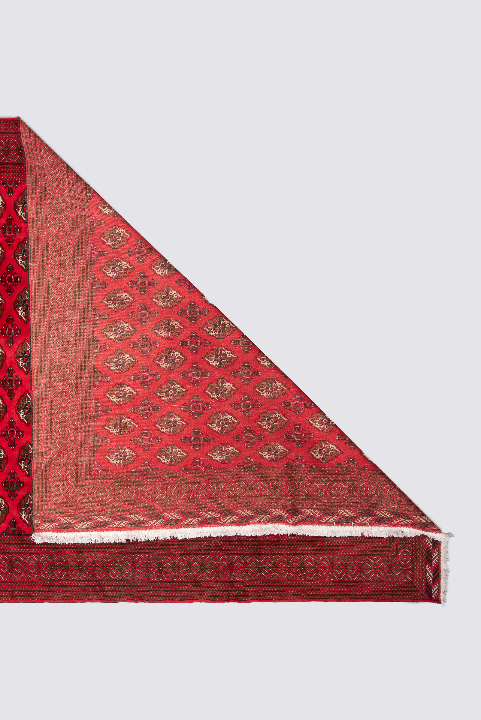 Torkaman Mari Gol Elephant Foot Persian Rug, Late 20th Century