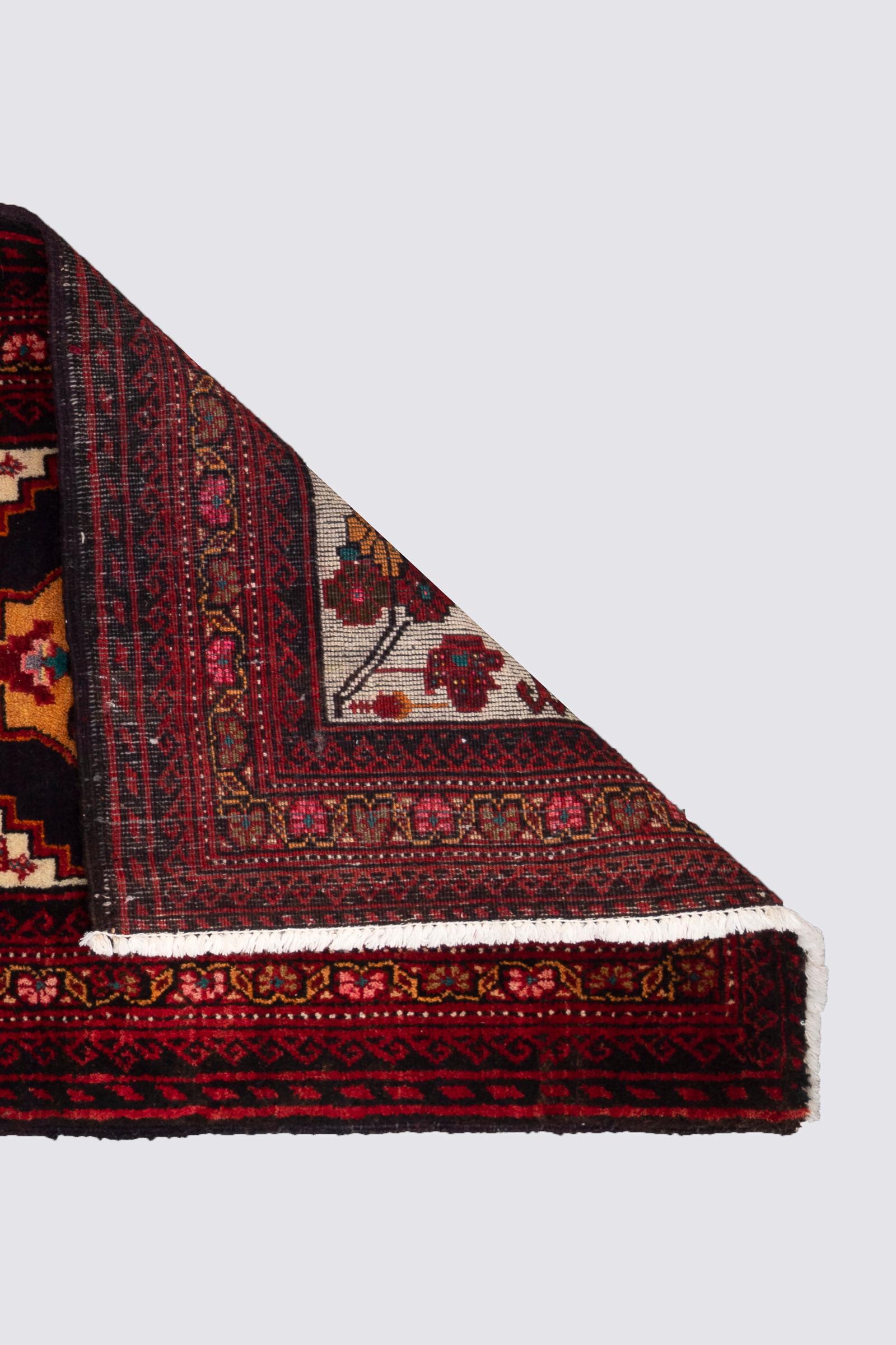 Vintage GhasemAbad Persian Poshti Rug 2
