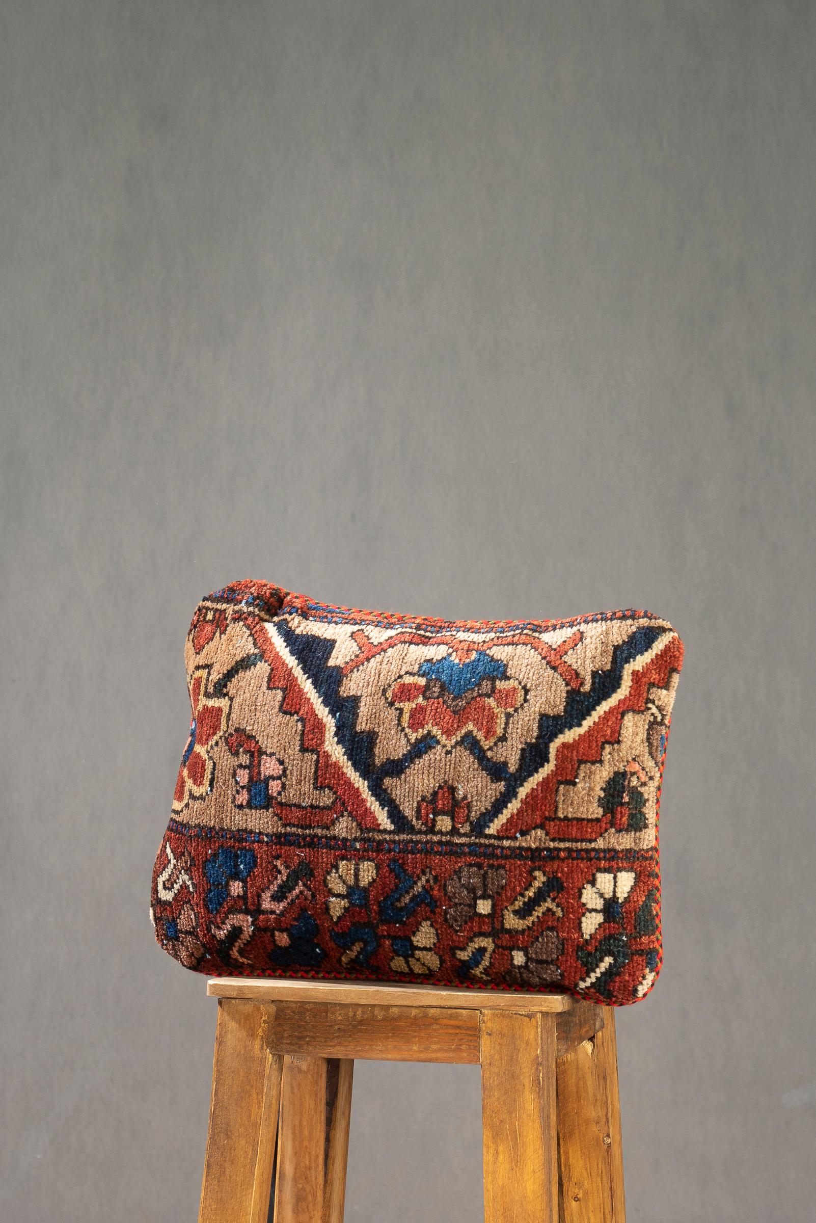 Antique Bakhtiari Carpet Cushion, 40x30cm - 2