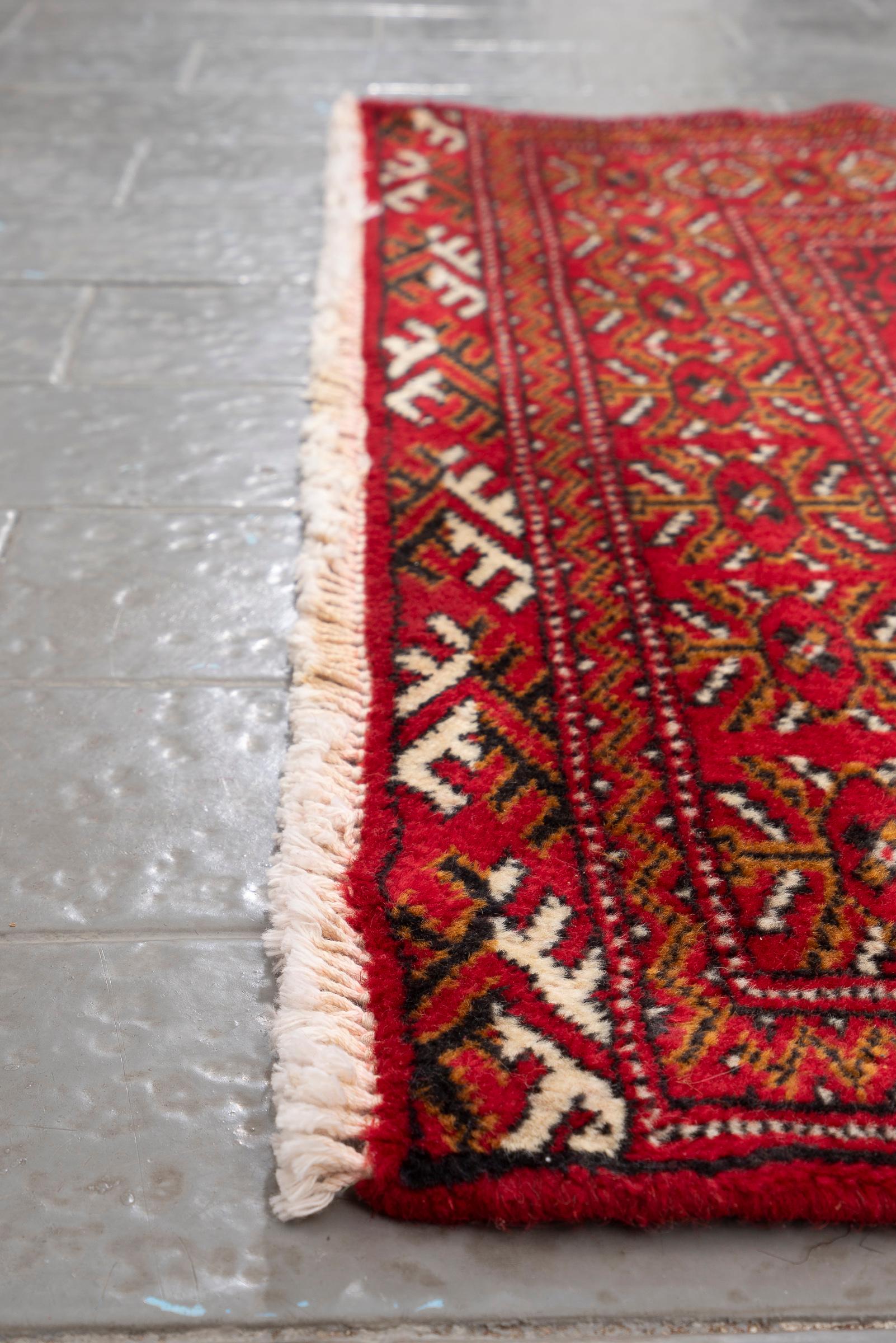 Vintage Fine Torkaman Yamut Mari Gool Five Toranj Persian Poshti Rug