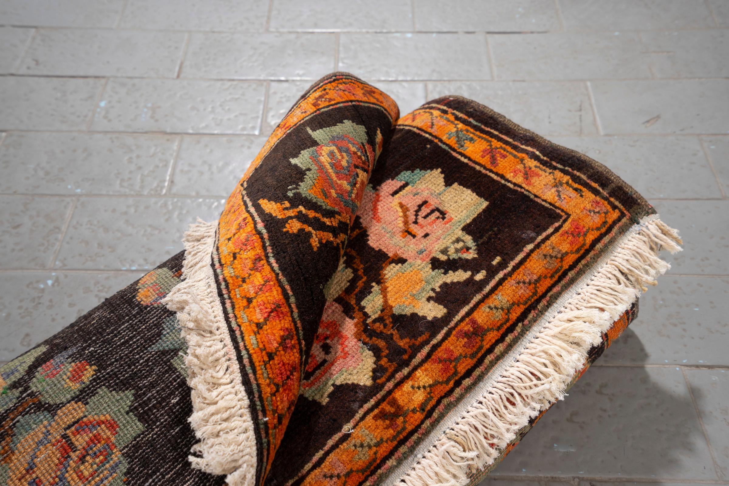 Antique Qarabağ (Artsakh) Gol Farang Armenian-Signed Caucasian Rug, c. 1890–1910
