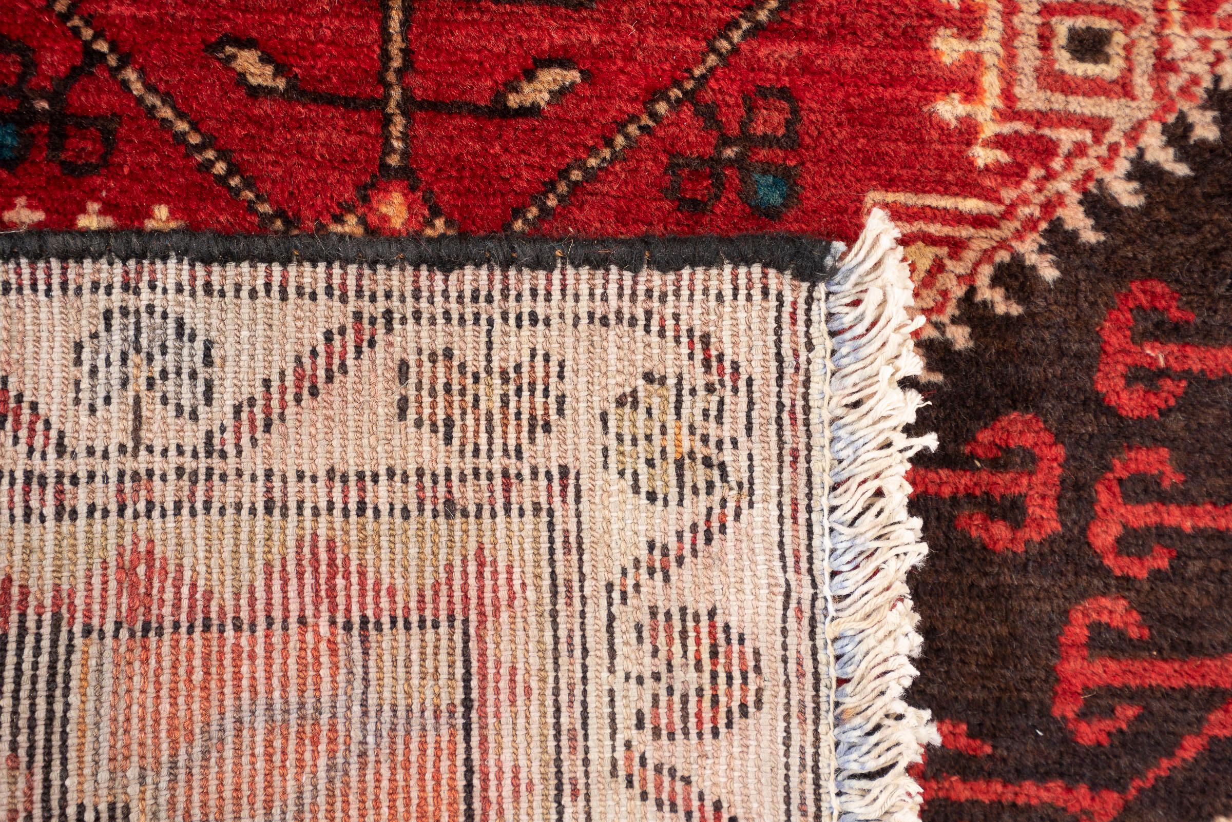 Nahavand Lachak Toranj Figures Persian Rug