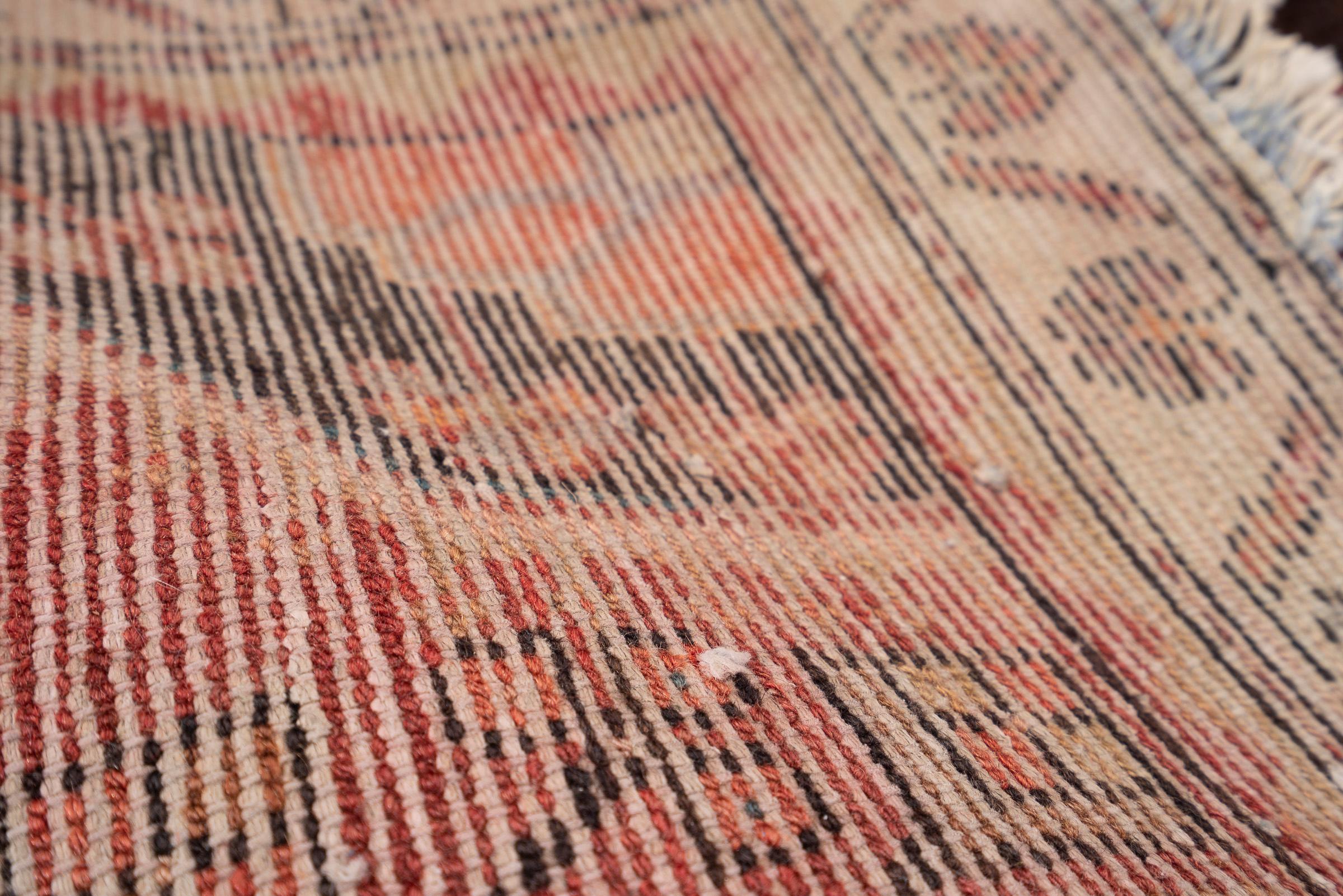 Nahavand Lachak Toranj Figures Persian Rug