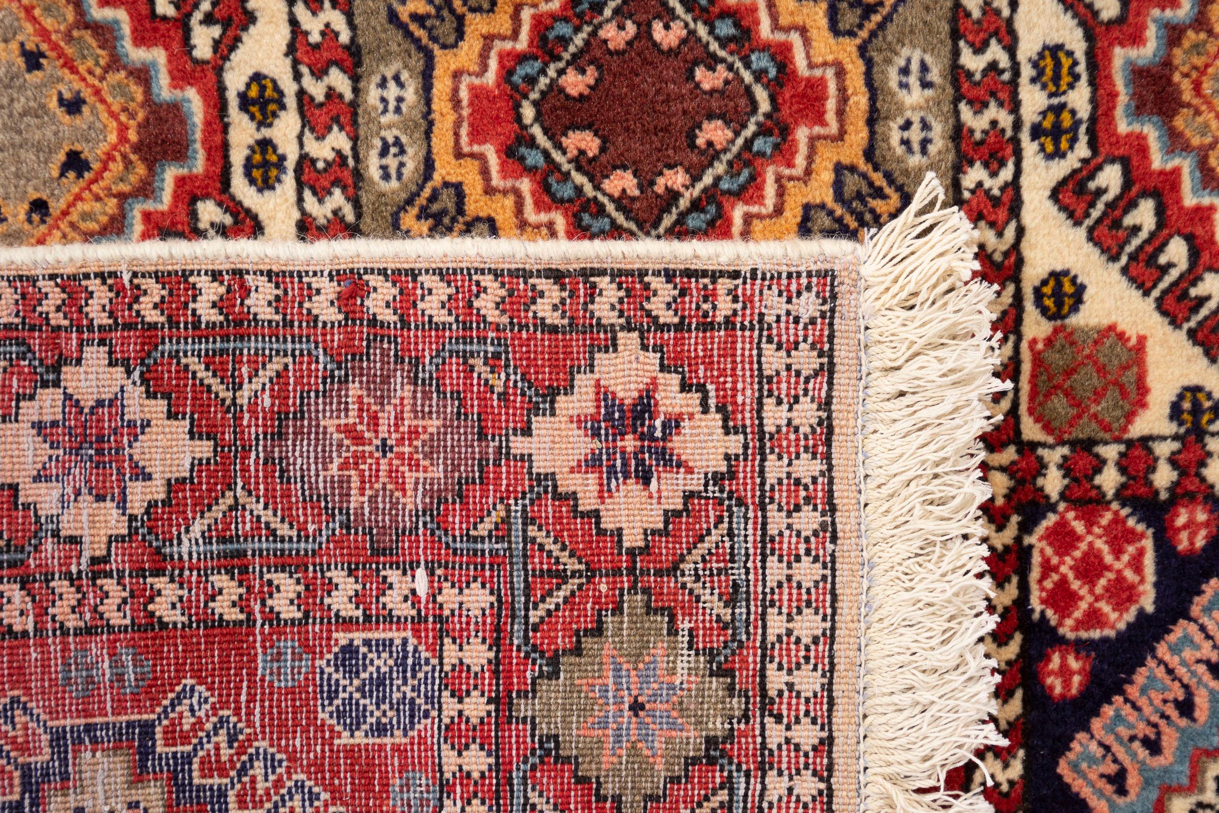 Fine Yalame Bakhtiari Diamonds Persian Rug