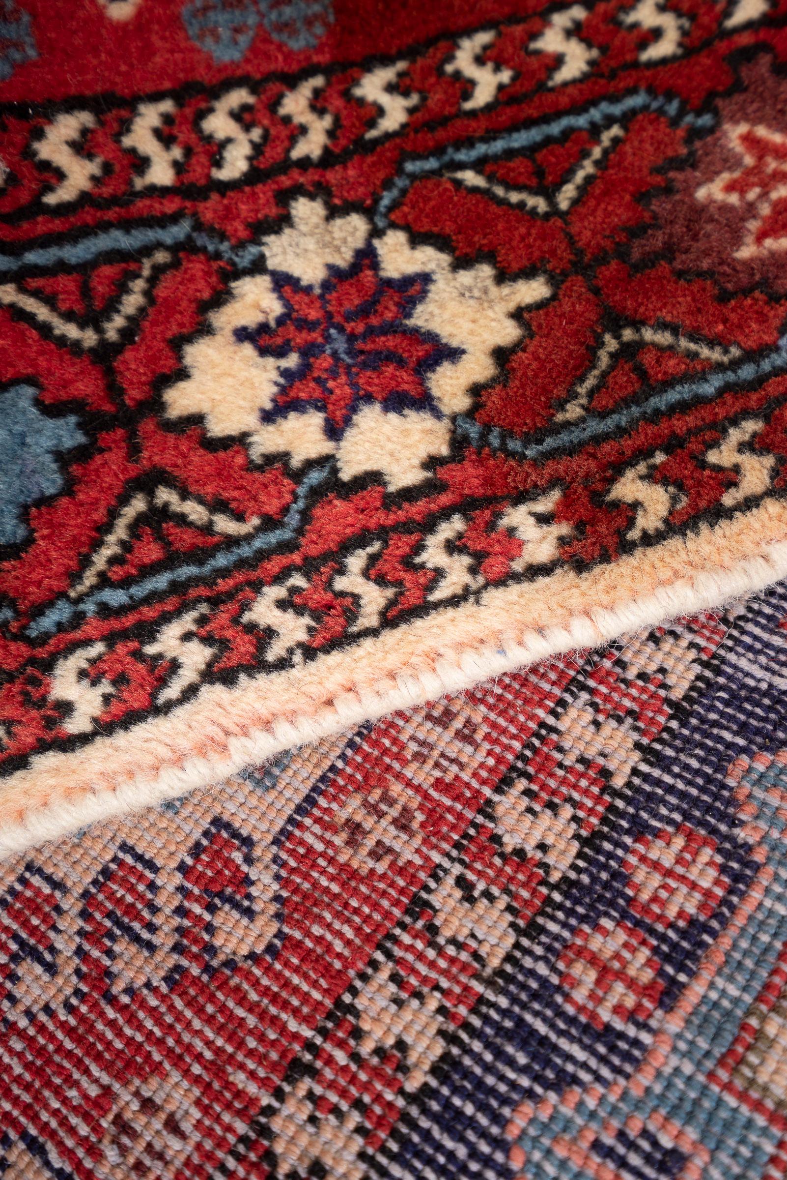 Fine Yalame Bakhtiari Diamonds Persian Rug