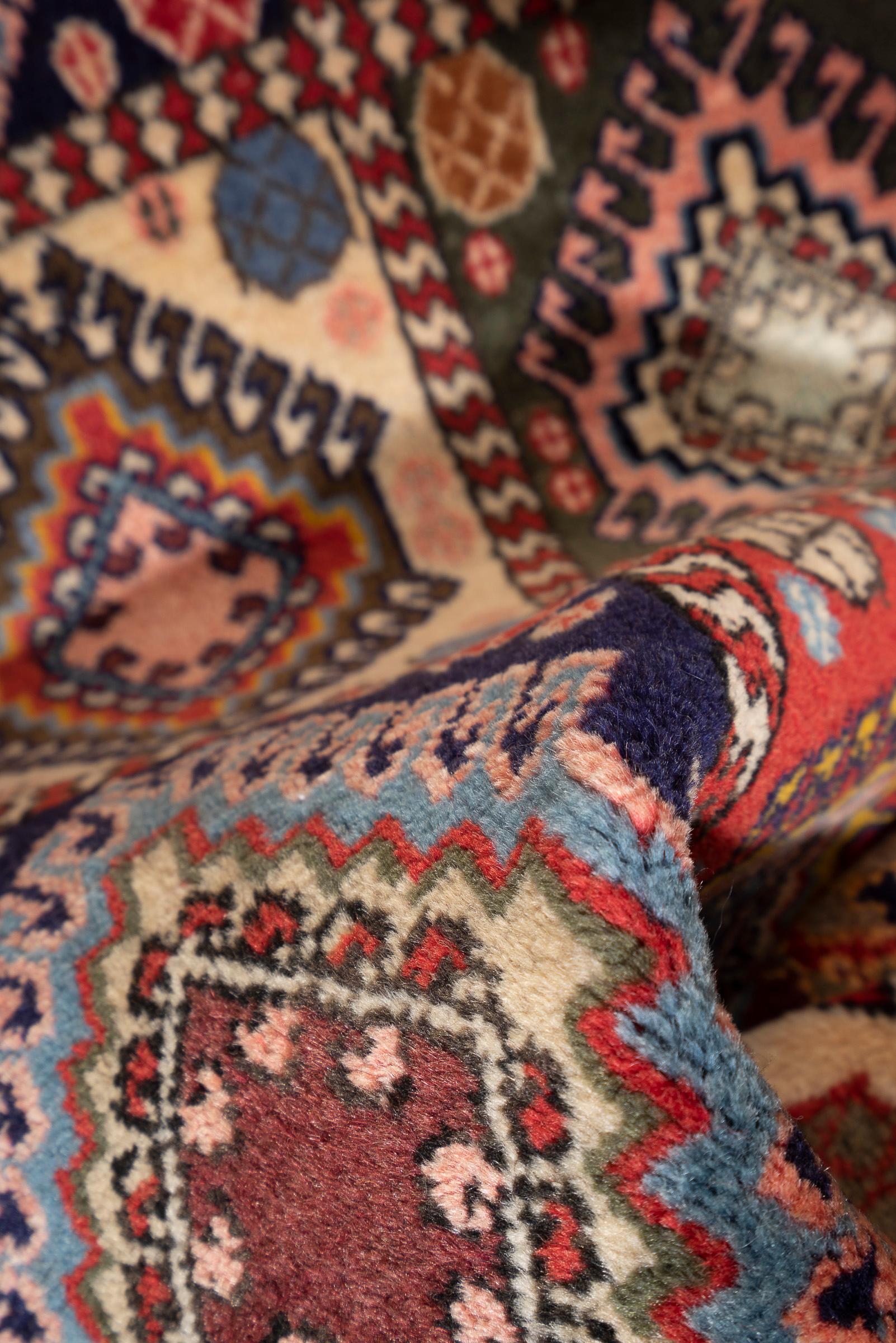 Fine Yalame Bakhtiari Diamonds Persian Rug