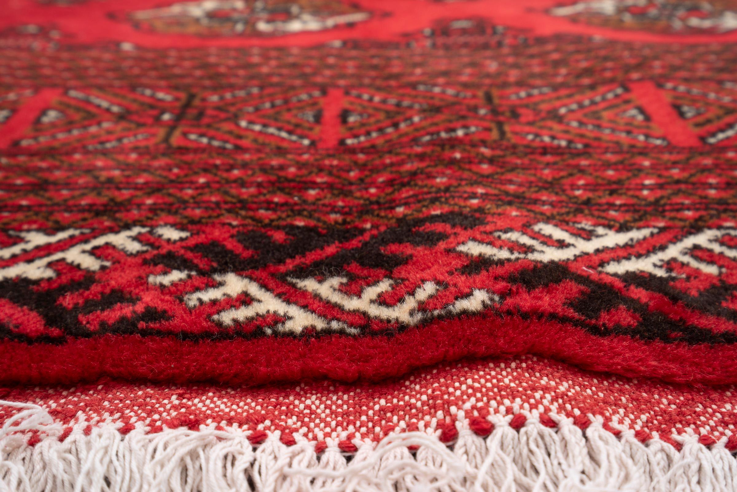 Torkaman Mari Gol Elephant Foot Persian Rug, Late 20th Century