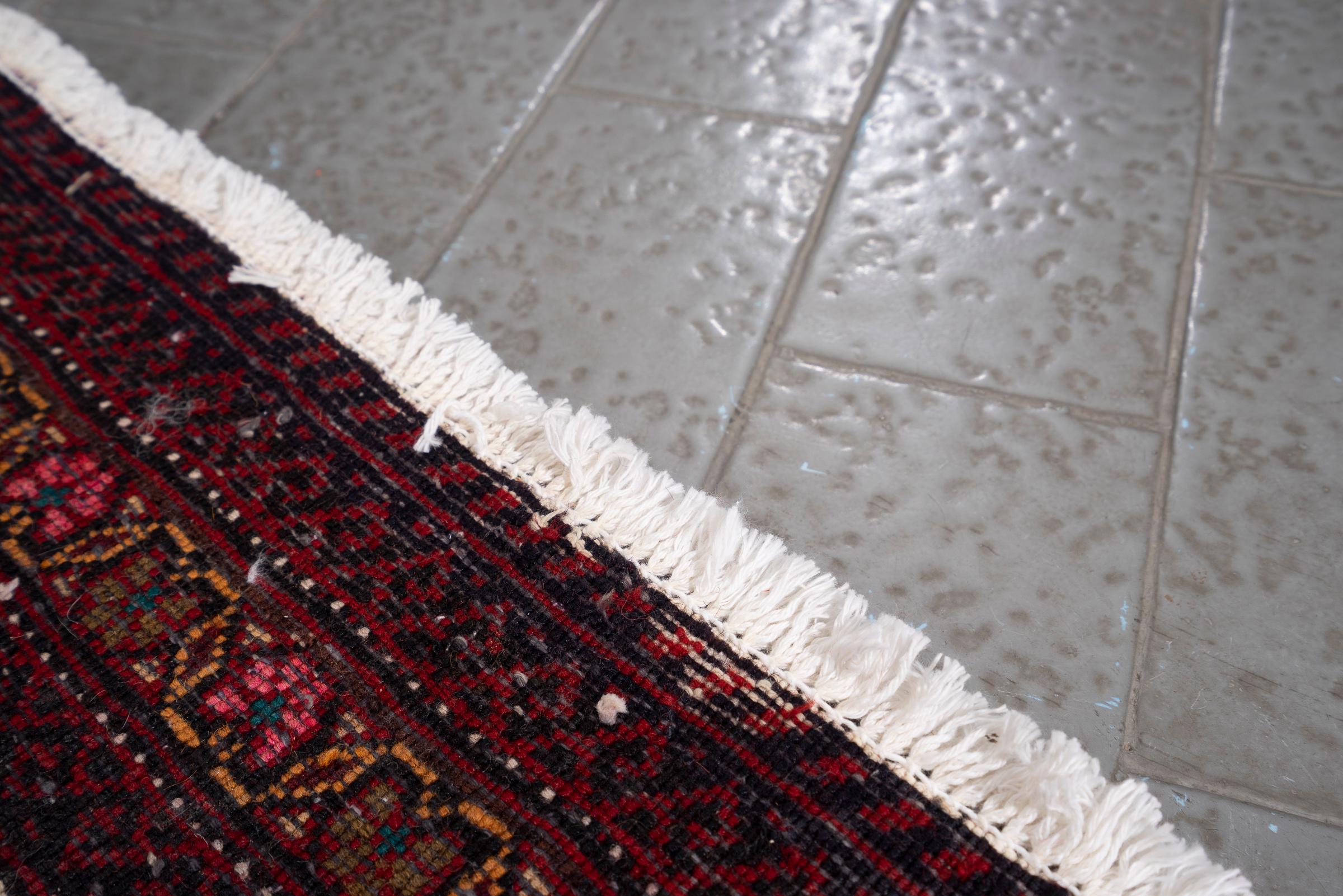Vintage GhasemAbad Persian Poshti Rug 1