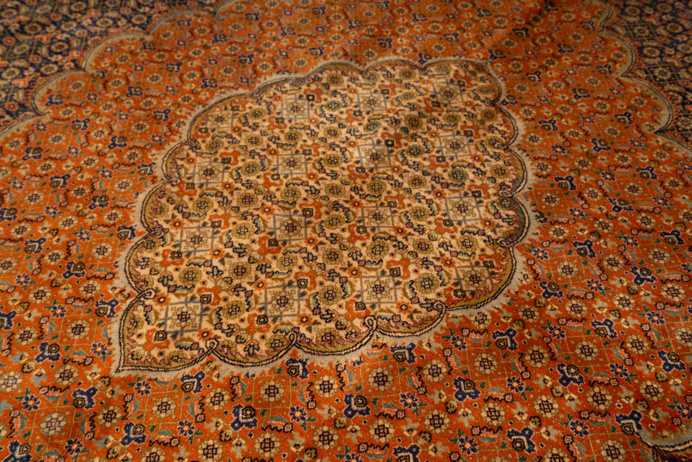New Weave Fine 50 Raj Tabriz Mahi Circular Persian Rug