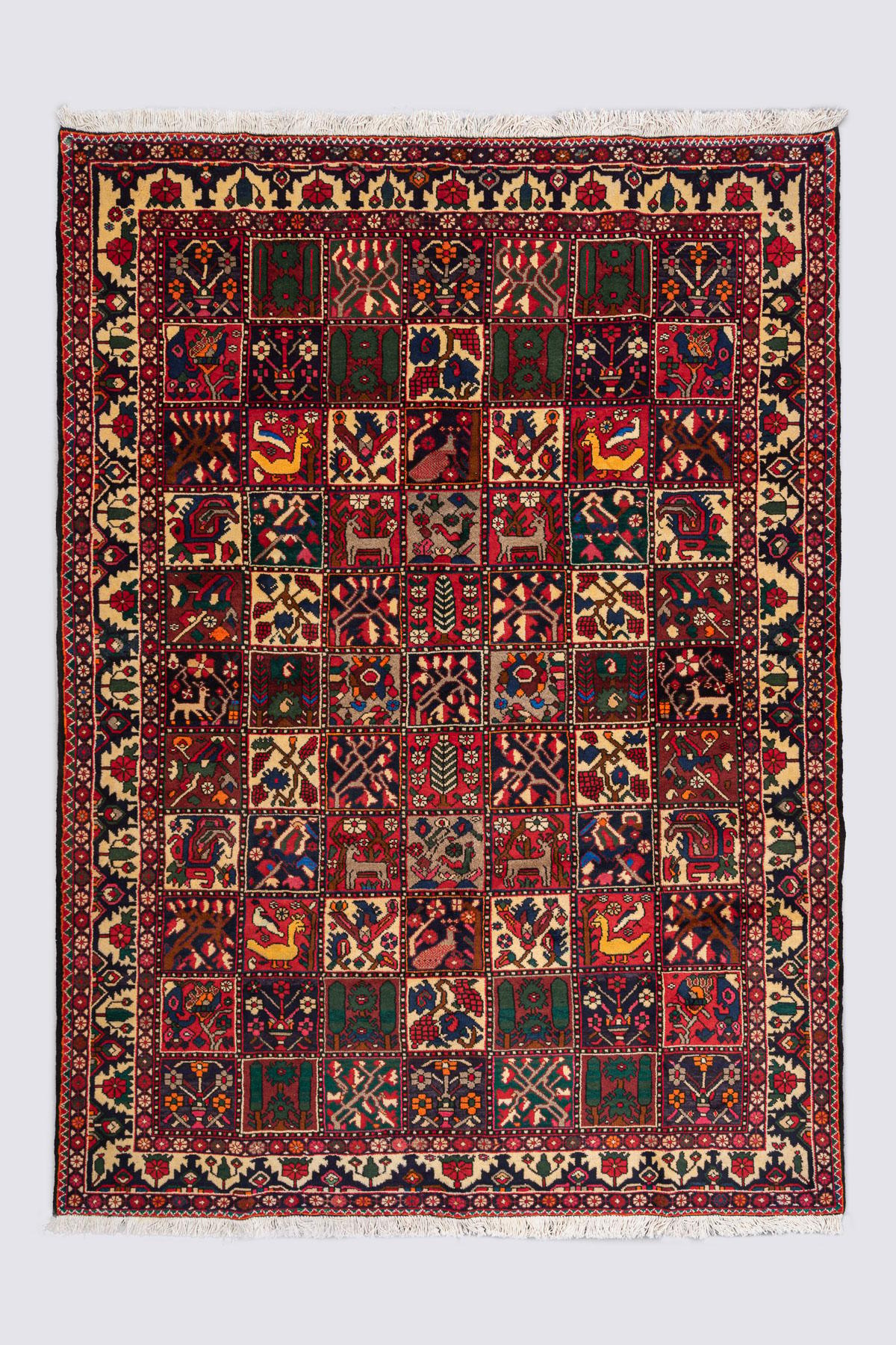 Bakhtiari Kheshti Persian rug