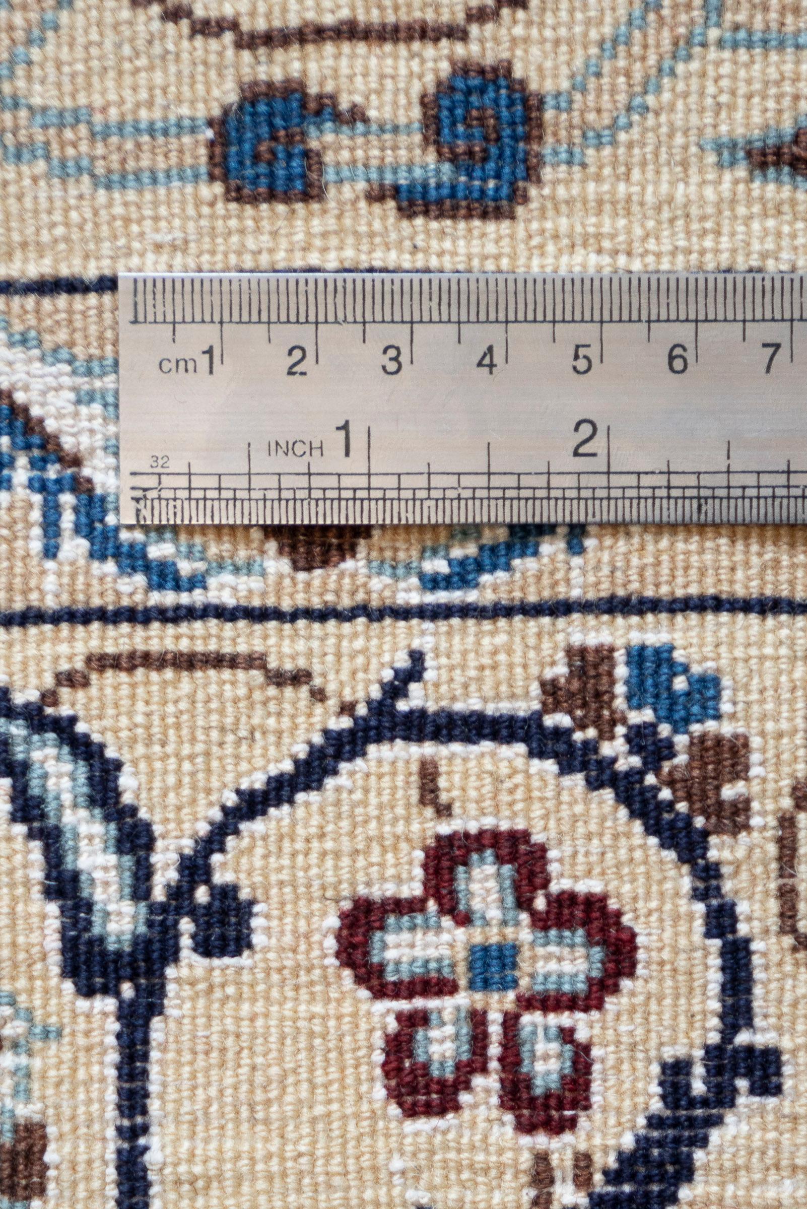Fine Nain 6 La Persian Rug Medallion & Islimi Scrollwork, c. 1980s