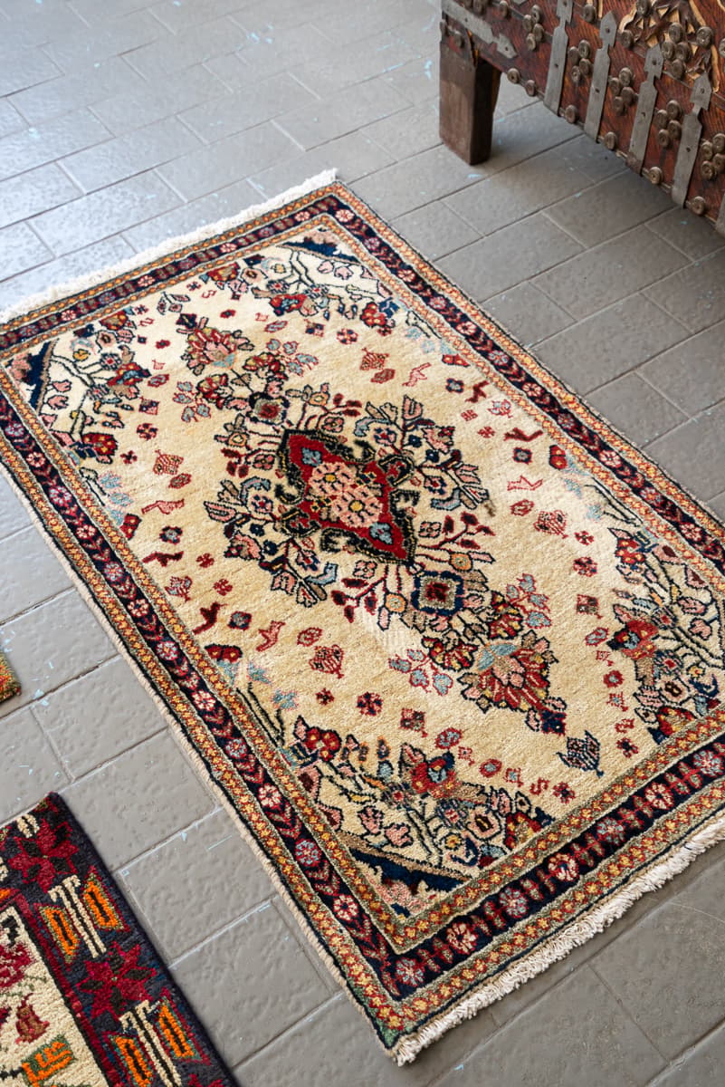 Abadeh Poshti Persian Rug, Ivory Ground Floral Medallion, c. 1960s–1980s