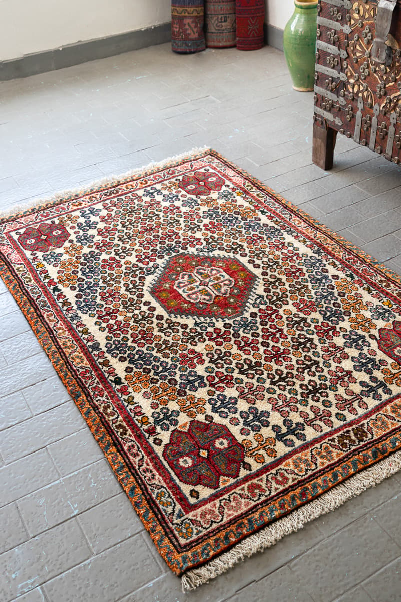 Qashqai Darrehshuri Shrub Motif Persian Rug, Mid 20th Century