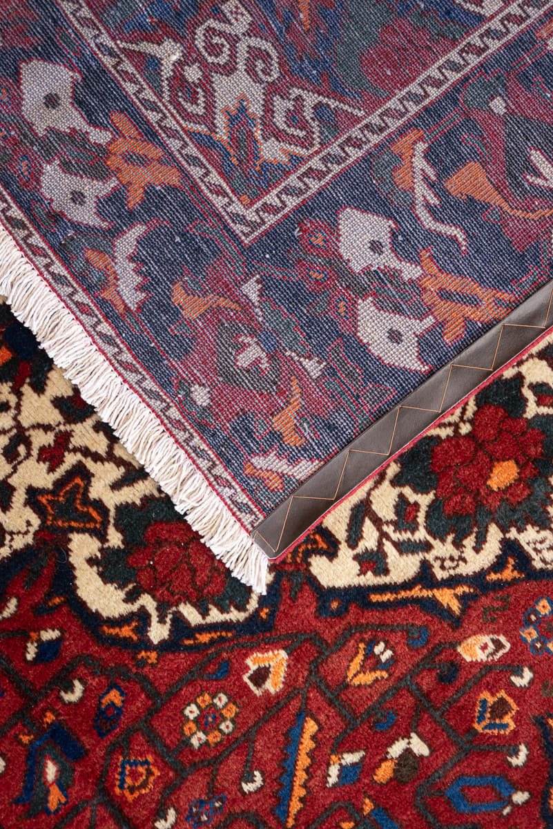Bakhtiari Hinegun Persian Rug Twin Diamond Medallion, c. 1950s–60s