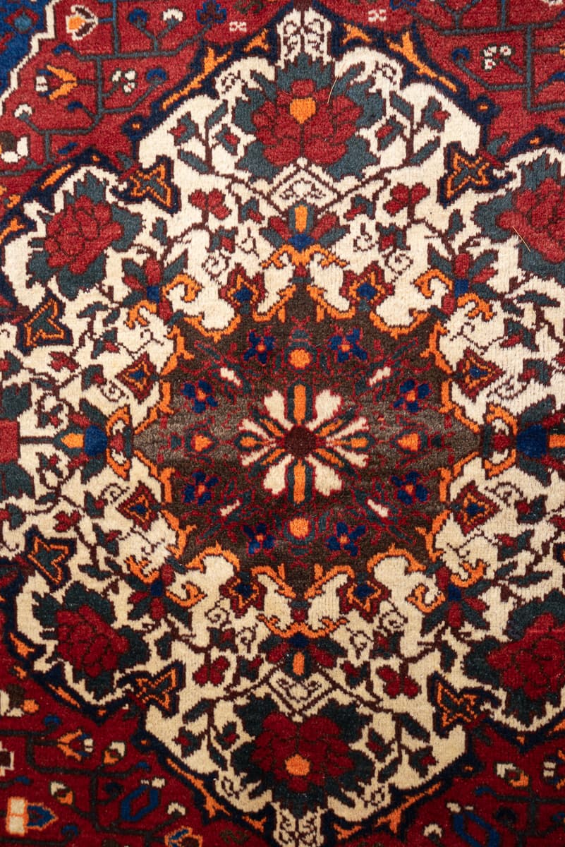 Bakhtiari Hinegun Persian Rug Twin Diamond Medallion, c. 1950s–60s